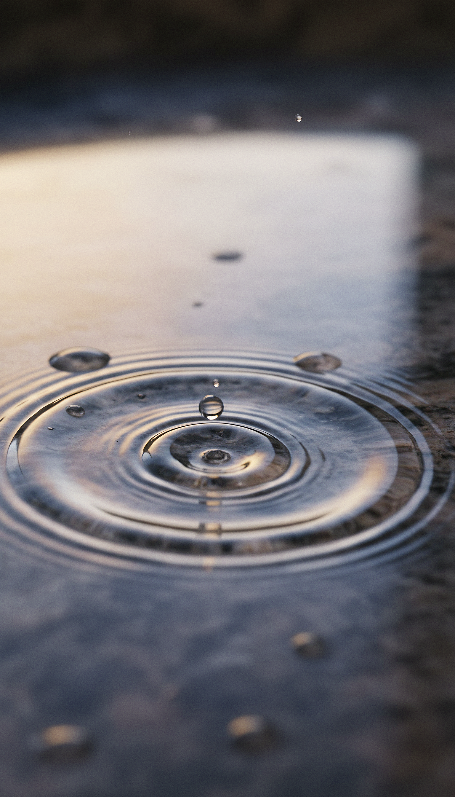 freepik__macro-still-of-pure-water-ripples-and-droplets-in-__57345.png