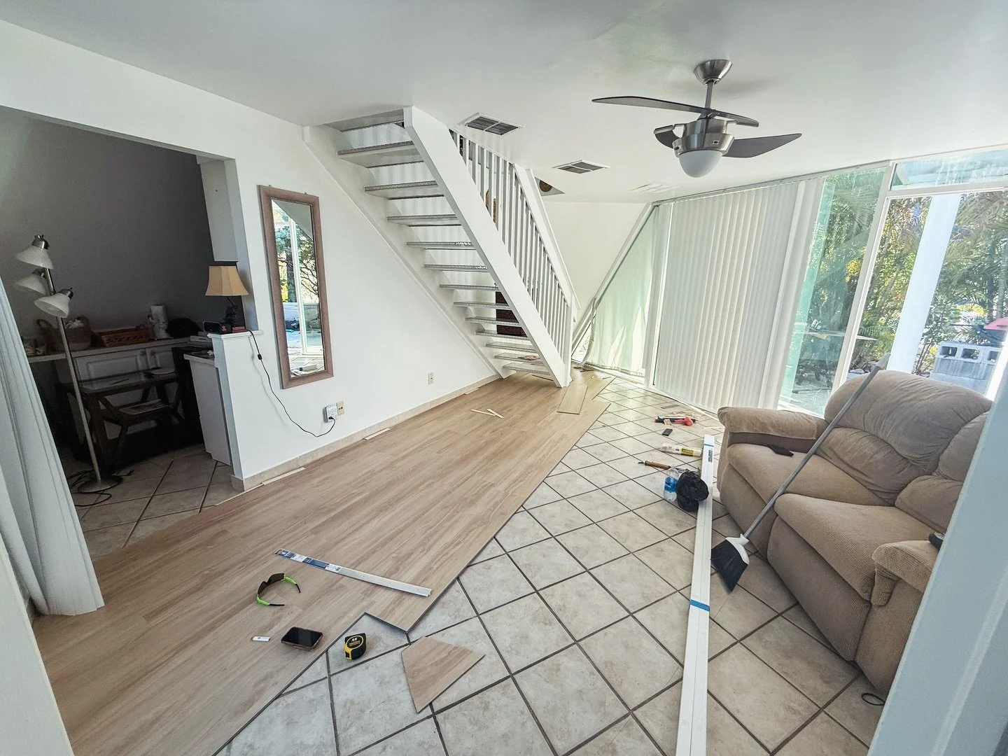 Swipe for the transformation ➡️
 Vinyl flooring installed over tile with precision trim work at the Pyramids in Fort Myers. When it&rsquo;s done right, you get durability, style, and a flawless finish.

Need help with your flooring project? Contact u