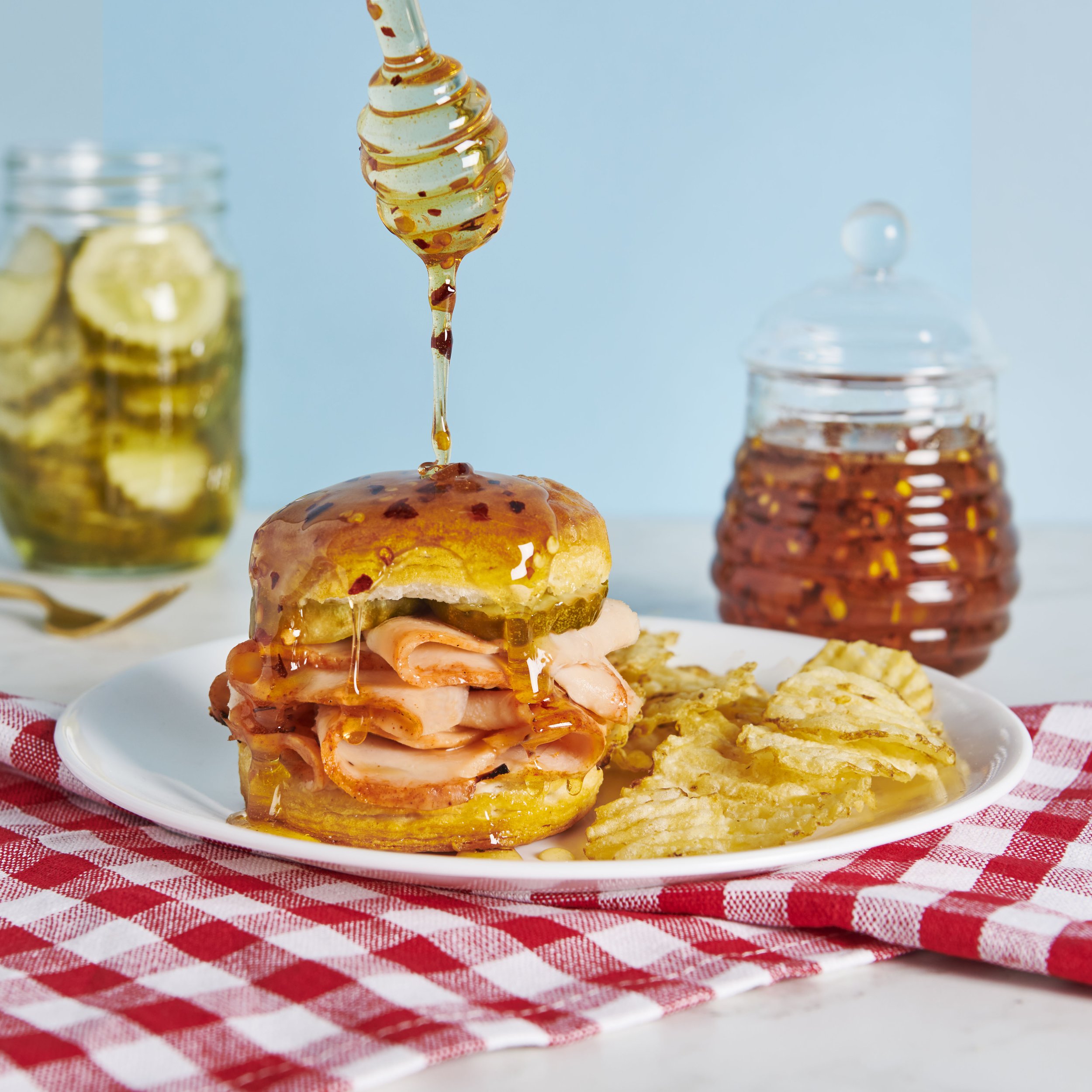 DWI_012023_HotHoneyChickenRecipe_1x1.jpg