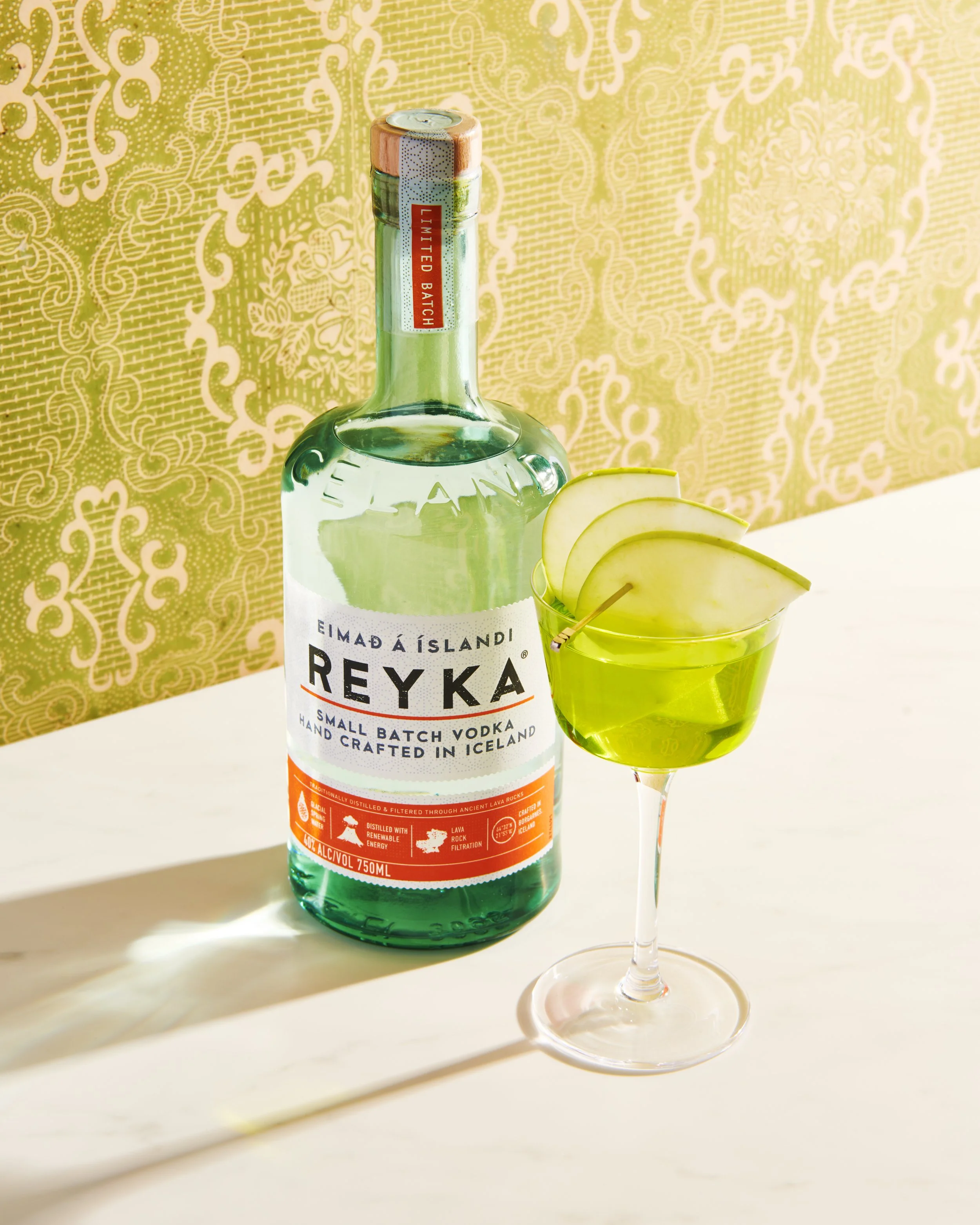 RYK_04xx23_applemartini.jpg