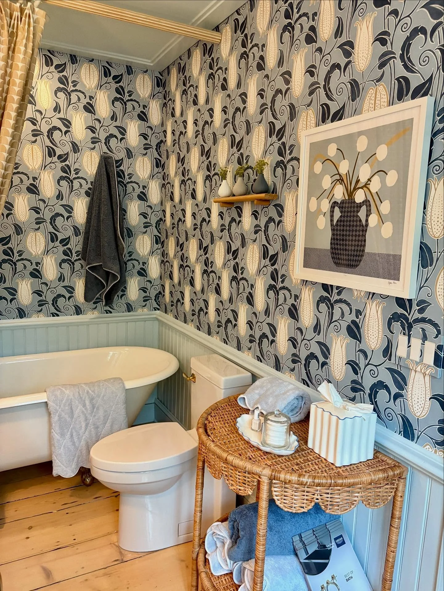 The past couple months have been nuts so I&rsquo;m finally getting around to sharing some highlights from @mansioninmay. The bathroom by @hco_interiors made me rethink everything I thought I knew about shower curtains.. and I have a soft spot for woo