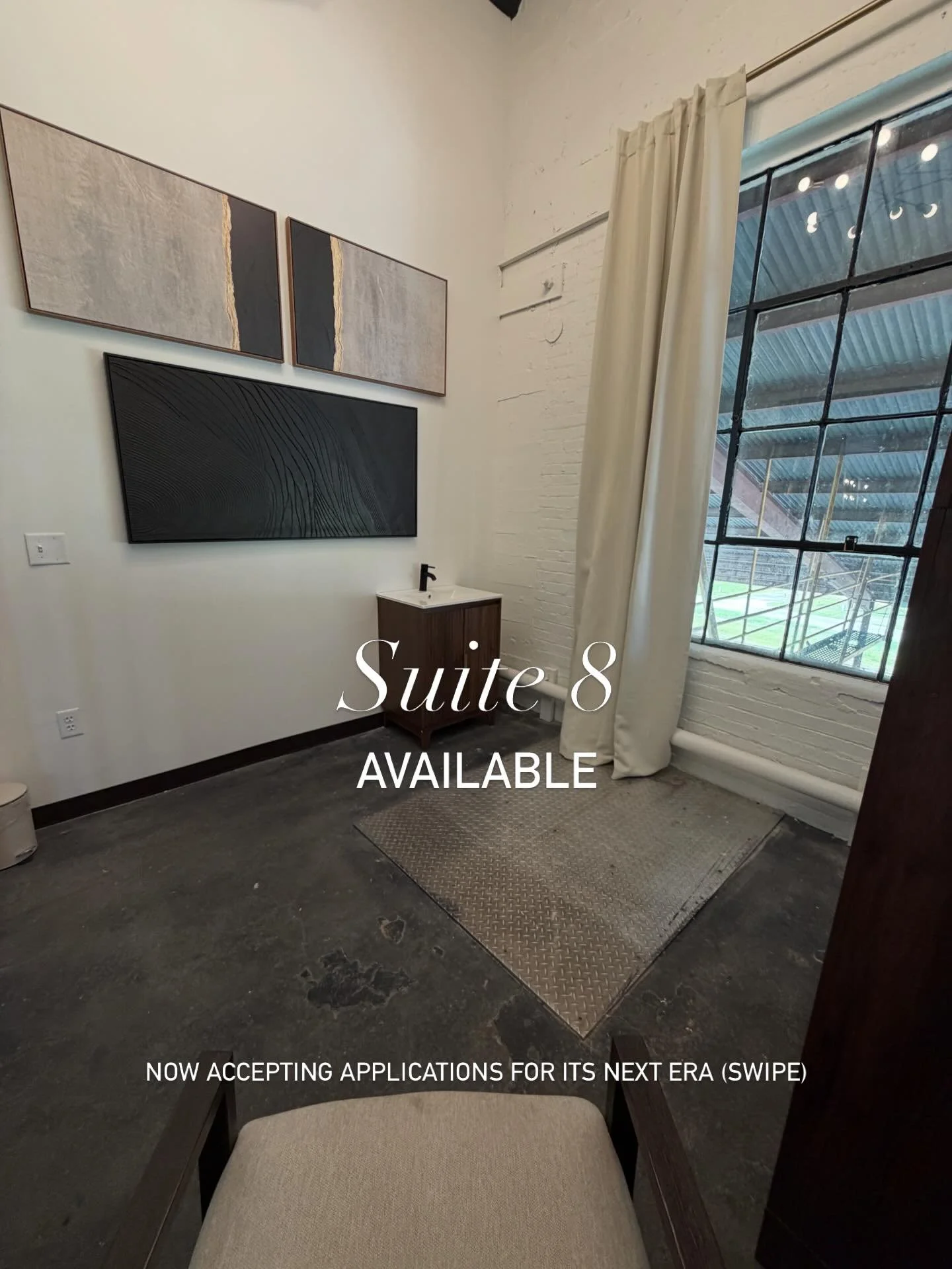 Suite 8 is officially single and ready to commit. 
We mocked up a few &lsquo;future tenant&rsquo; setups so you can picture your business living here&mdash;injector, fine line, lashes, permanent jewelry, brows/skin&hellip; you get the vibe.

If you&r