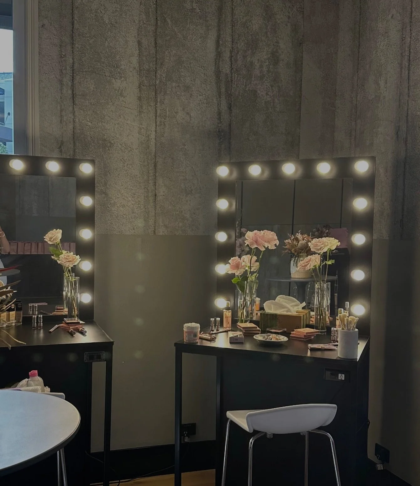 SPECIALISING IN THE AESTHETICS + WELLNESS INDUSTRIES 💋

Although our experience spans a wide range of industries, providing marketing and communications services to businesses within the Health &amp; Beauty space truly is our niche and passion. 

Ou