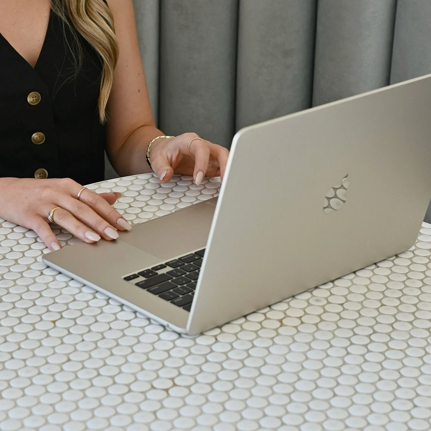 BRAND IDENTITY | Why is it so important? 💭

Brand Identity is the cornerstone of any organisation or business. It&rsquo;s not just a logo or a set of colours; it&rsquo;s the essence of who you are as a brand, the story you tell, and the emotional co