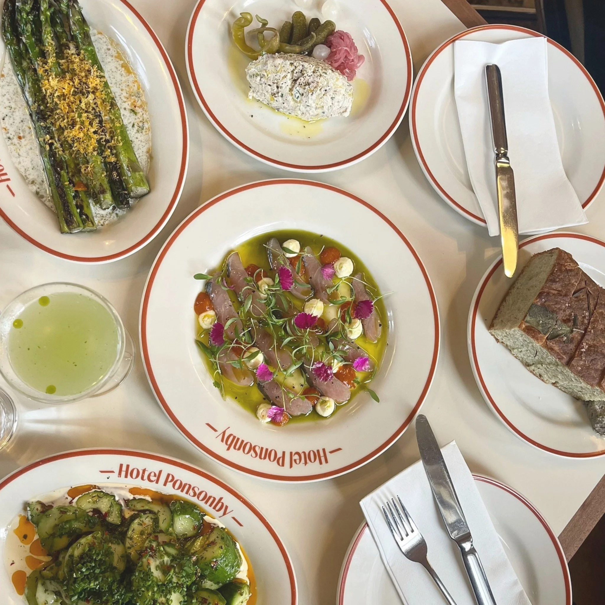 Here at HOTEL JEAN, we have a huge passion for all things food, drink + hospo.

True foodies with experience in the hospitality industry, we absolutely love to work with (and eat at!) restaurants, cafes and especially gelaterias - across both Austral