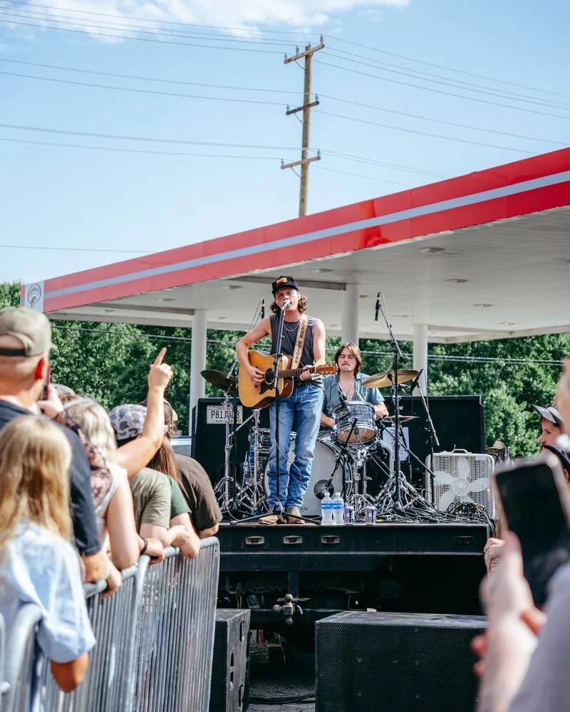ICYMI: BLAKE WHITEN DRAWS HUNDREDS BACK HOME IN SIX MILE, SOUTH CAROLINA FOR HOMETOWN ALBUM RELEASE CELEBRATION FOLLOWING NATIONAL TV DEBUT ON NBC’S TODAY WITH JENNA &amp; SHEINELLE