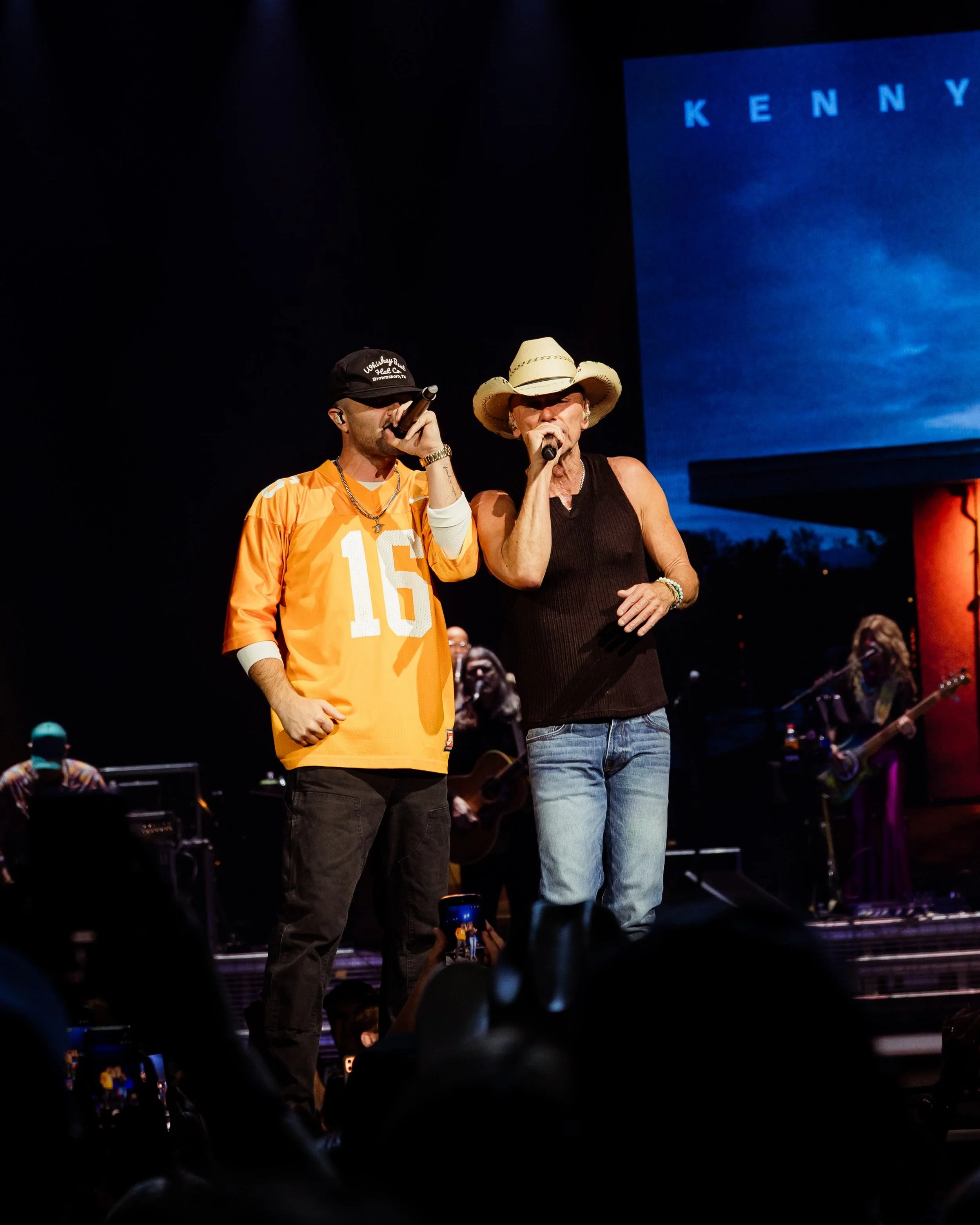 A full-circle moment for @greylanjames as he joined @kennychesney on stage at The Pinnacle last Friday night, giving fans a preview of what&rsquo;s to come when they hit the road together next summer!🔥