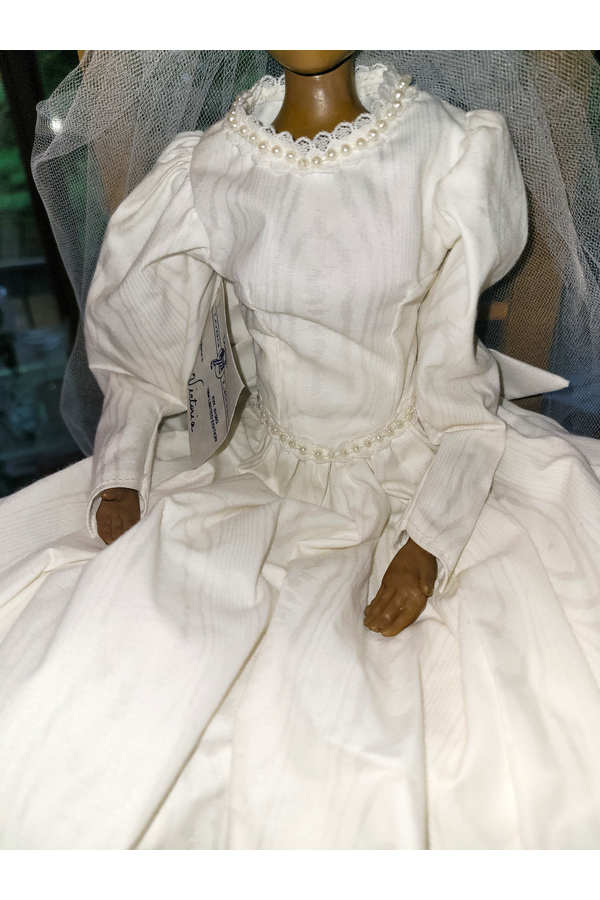 Daddy’s Long Legs “Victoria” Limited Edition Art Doll Signed30.png