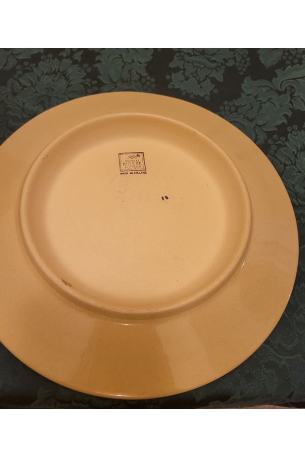 Nicholas Mosse Pottery Covered Butter Dish w Plate Ireland Handcrafted 212302A.png