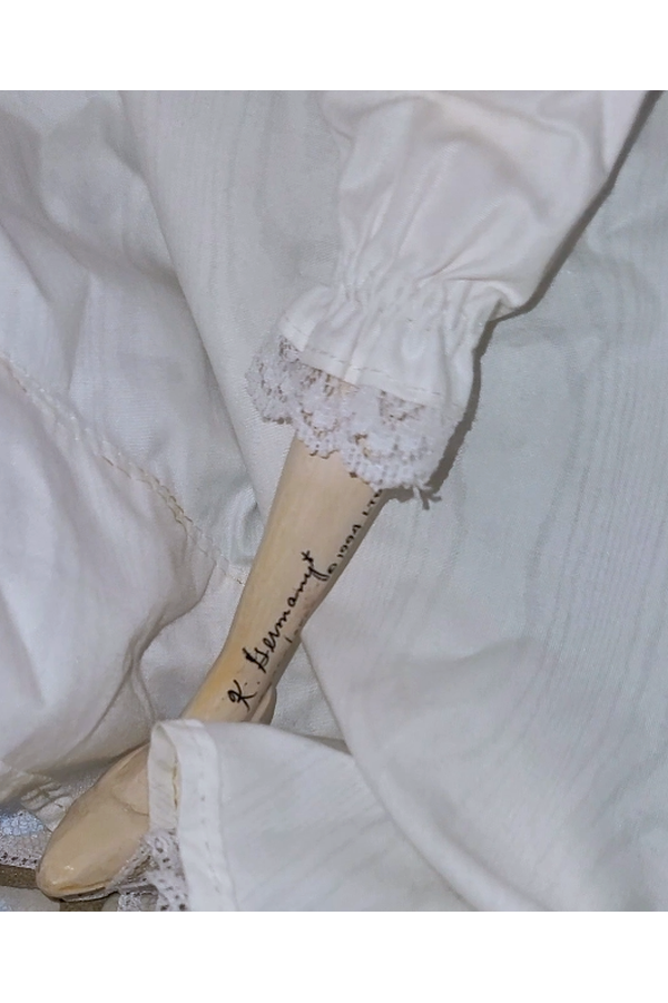 Daddy’s Long Legs “Victoria” Limited Edition Art Doll Signed38.png