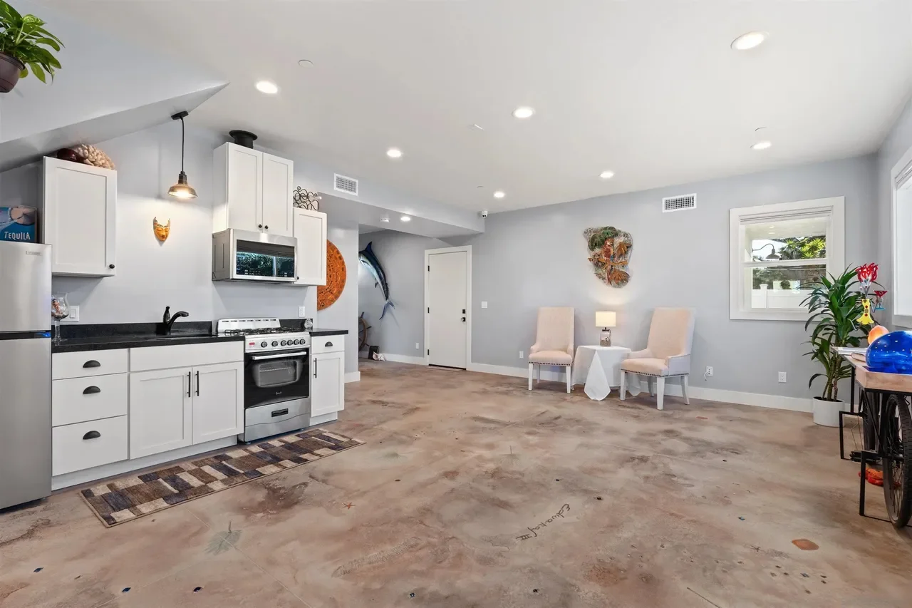 imperial beach hobby room.webp