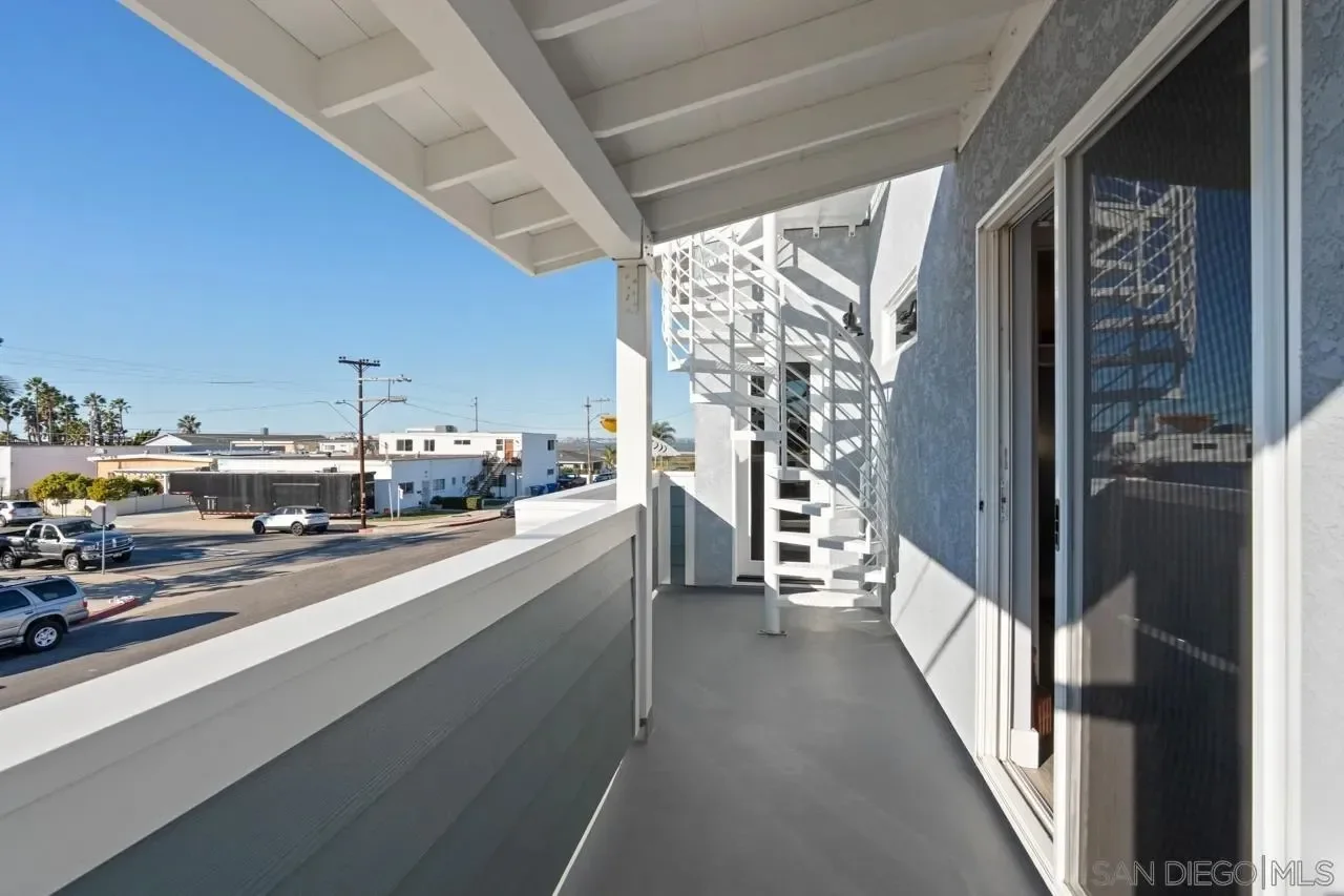 imperial beach master balcony.webp