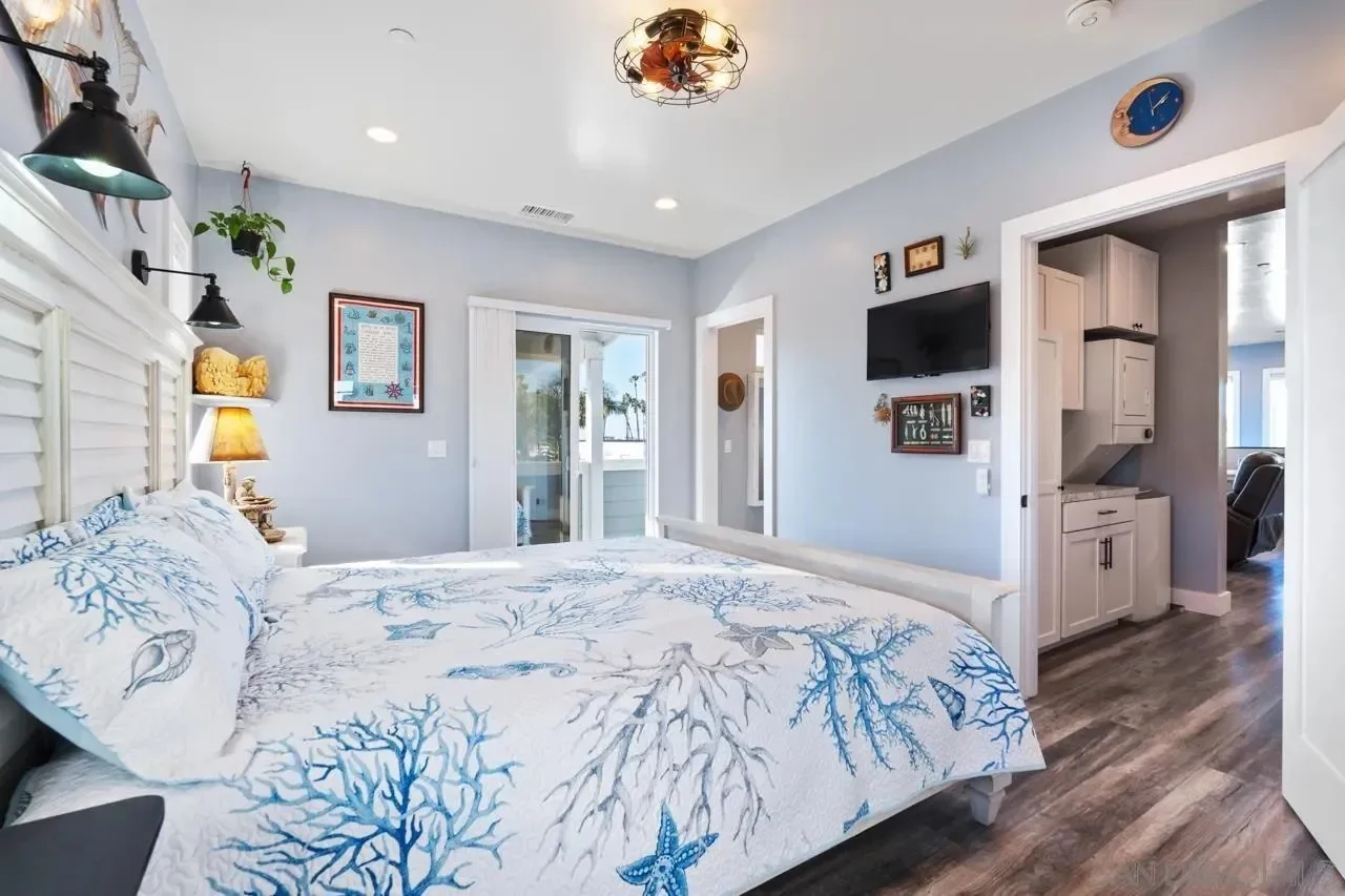 impperial beach master bedroom 2.webp