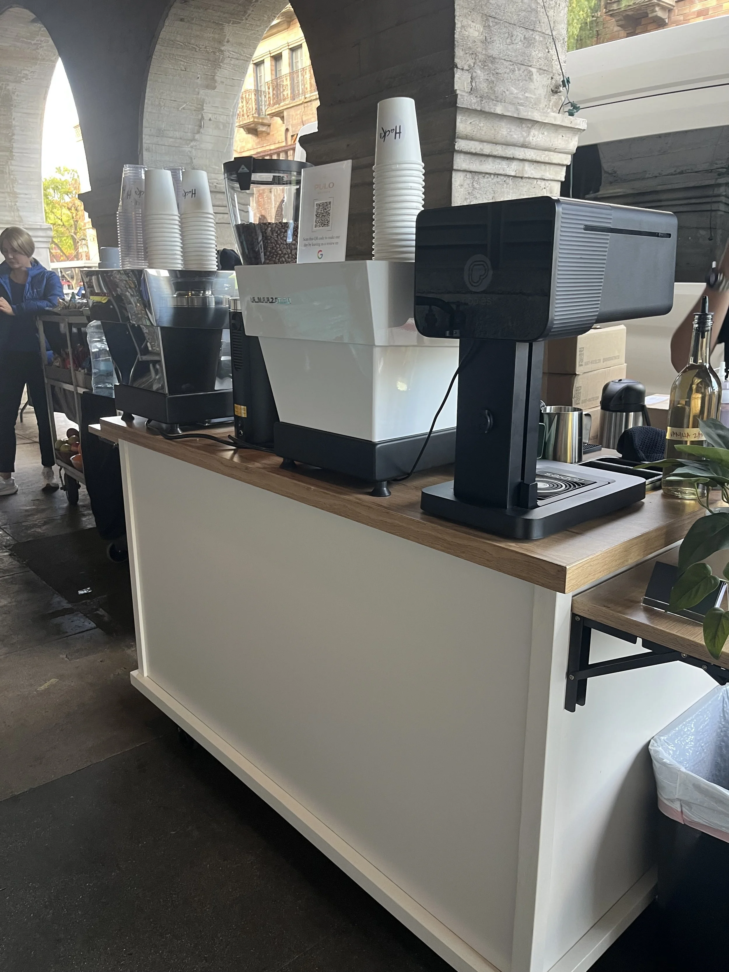 COFFEE CARTS VS CRAFT SERVICES: WHAT WORKS BEST FOR PRODUCTION CREWS