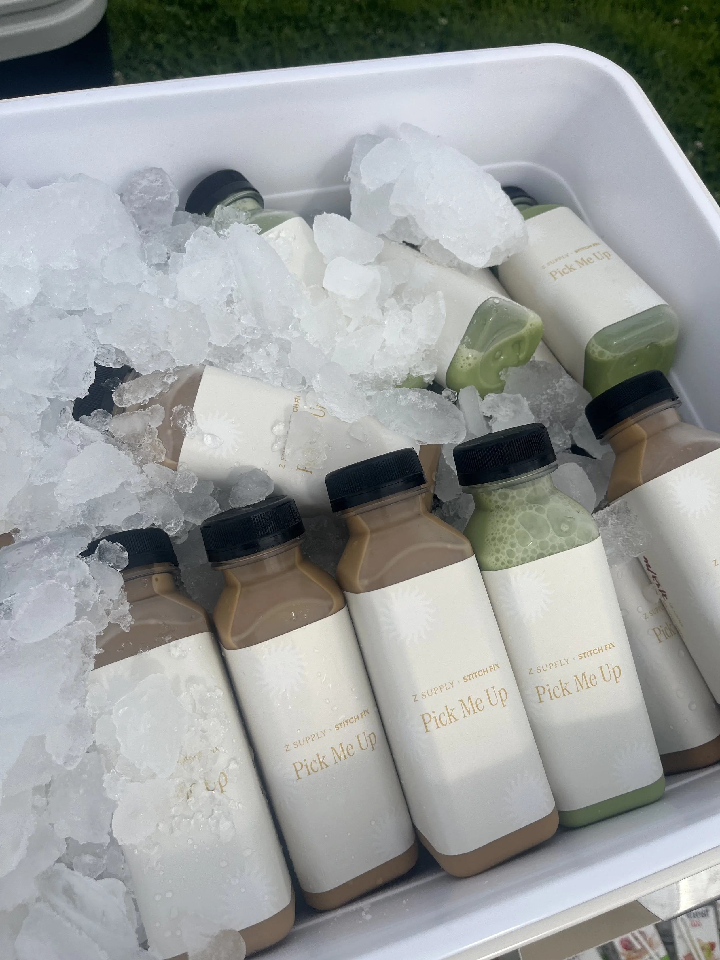 Z Supply x Stitch Fix custom branded Pick Me Up bottled lattes and matcha by Pulo Coffee for outdoor mom walk near Torrance Beach Los Angeles