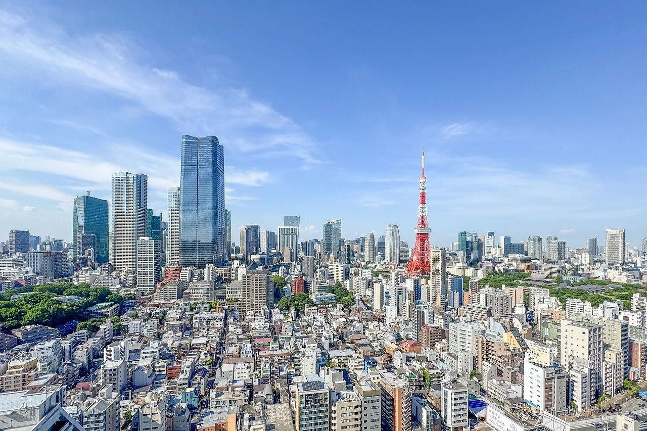東京のスカイラインと東京タワー。