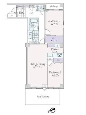 アパートの間取り図。リビングダイニング、キッチン、2つの寝室（寝室1と寝室2）、バルコニー、屋根付きバルコニー、トイレ、バスルーム、クローゼットなどが示されている。