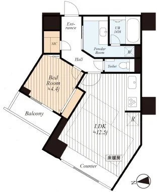 1LDKの間取り図、玄関、ホール、洗面所、浴室、トイレ、寝室、バルコニー、リビング・ダイニング・キッチン、カウンター付きのリビングスペース、クローゼット、床暖房、冷蔵庫の場所を示す。