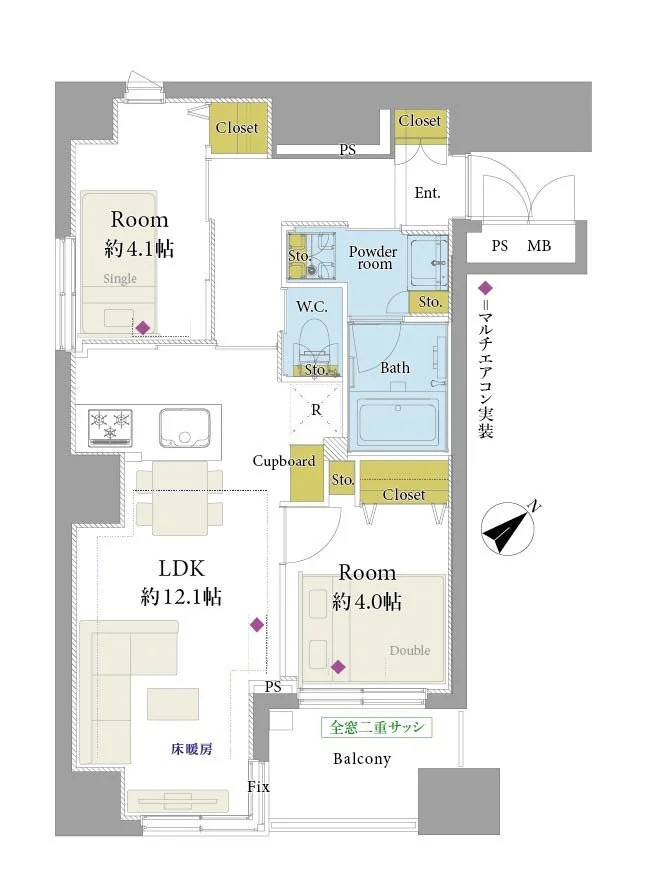 これは、2つのルーム、リビングダイニングキッチン（約12.1畳）、バルコニー、バスルーム、トイレ、複数のクローゼット、収納スペース、玄関と廊下にわたる住宅の間取り図です。