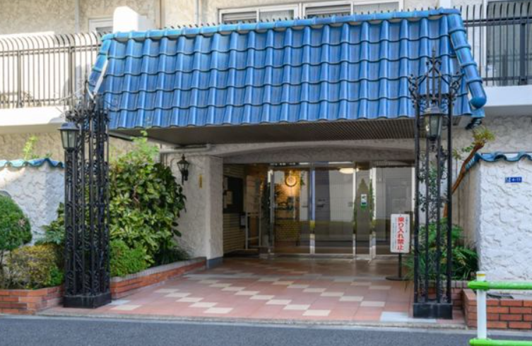 青いタイル屋根とガラスの自動ドアがある建物の入り口。花や緑の植栽が周囲に配置されている。」}}# 0 / 1 38 / 151 51 / 100 7 / 27 56 / 173 48 / 106 61 / 102 44 / 79 51 / 124 44 / 41 75 / 123 68 / 53 89 / 123 45 / 78 45 / 116 36 / 46 52 / 98 67 / 50 57 / 94 54 / 63 69 / 215 53 / 103 57 / 92 66 / 129 