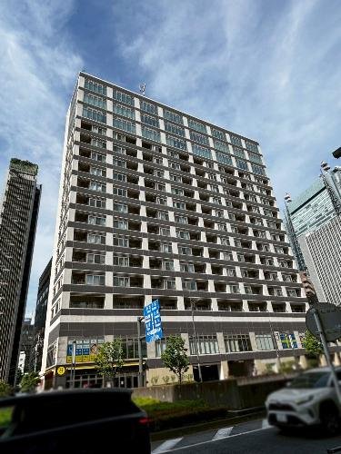高層ビルの都市景観。