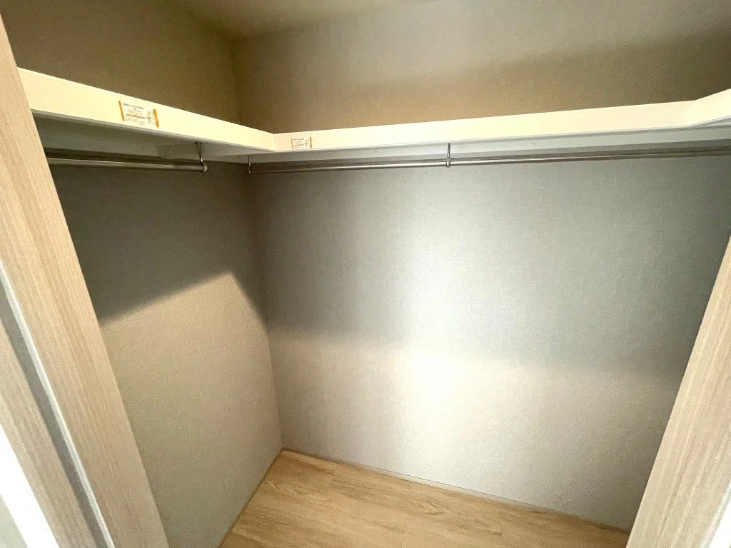 空のクローゼット