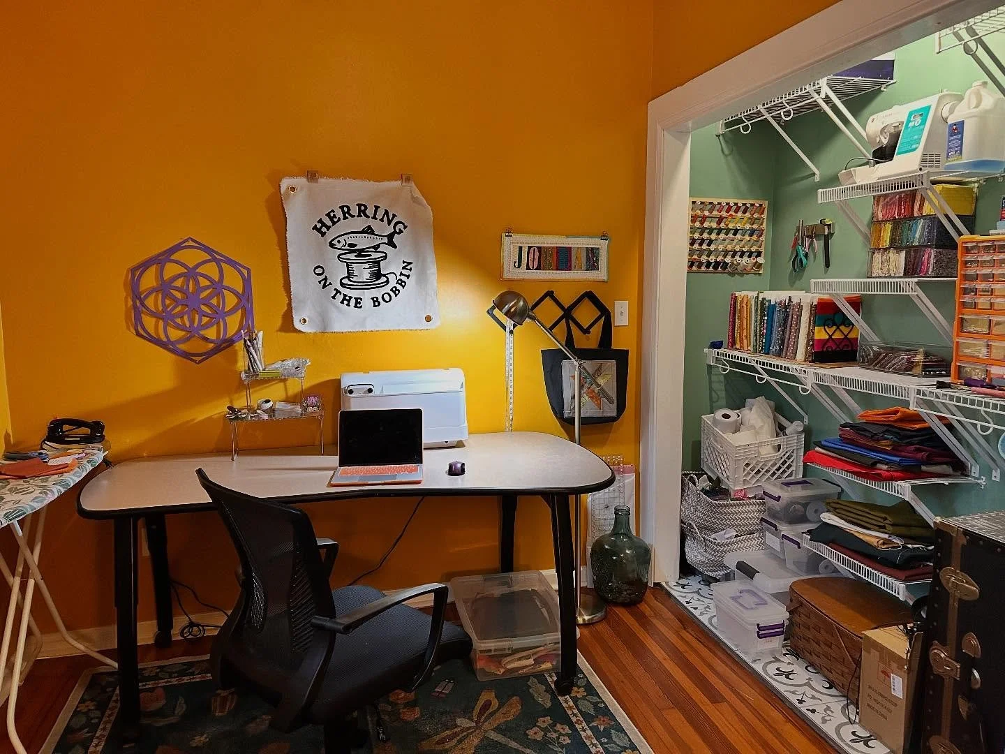 Sparkly clean office after a big project 

#sewing #fabric #sewersofinstagram #bagmaker #smallbusiness