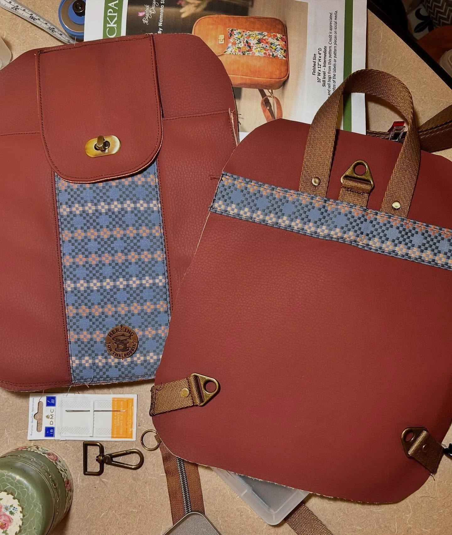 Have I talked about how much I love @fableism fabrics? This gorgeous woven cotton is stunning on this repurposed faux leather I got at @scrap_rva. 

This bag is just the first of many that I&rsquo;ll be making with #fableismsupplyco fabrics. Stayed t