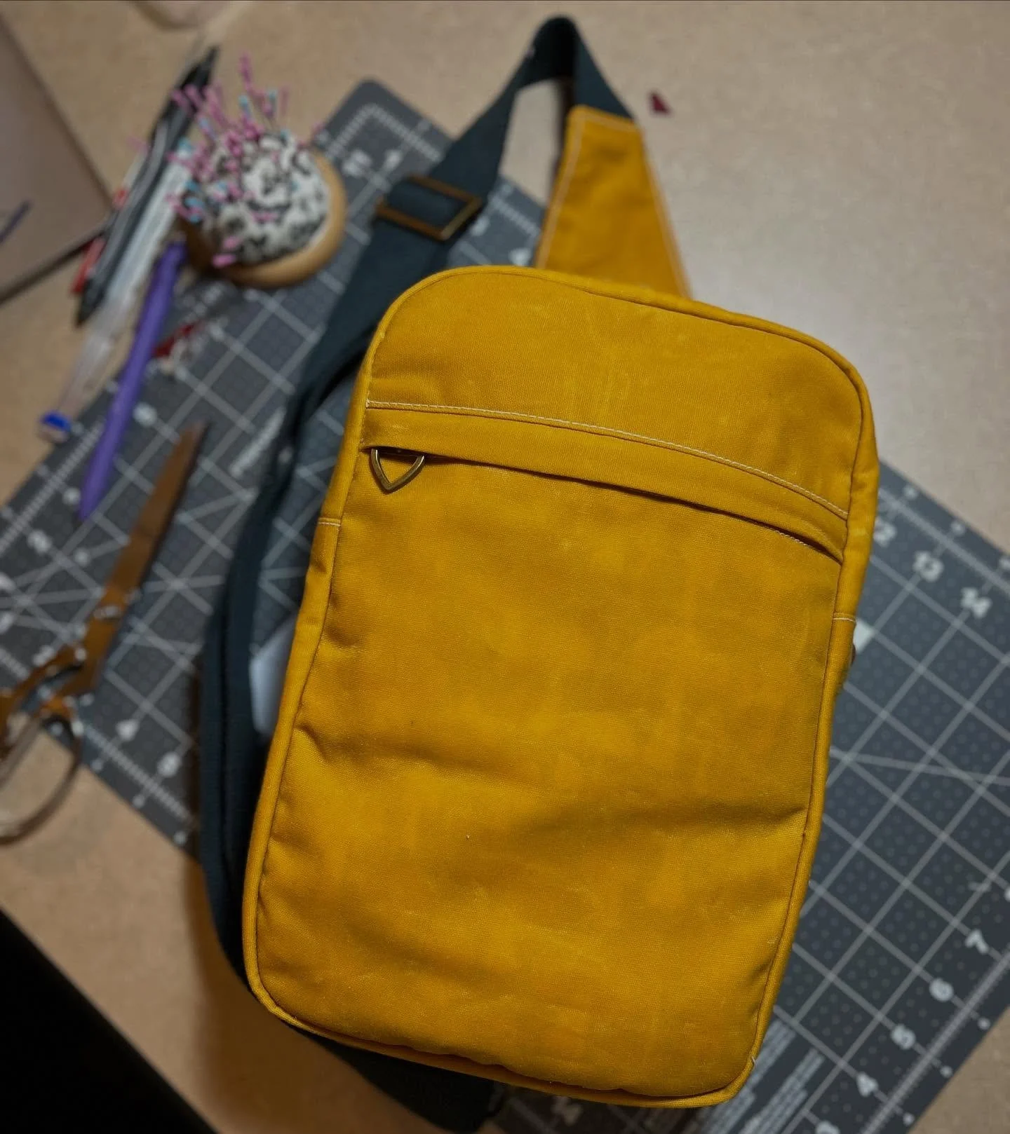 Yellow waxed canvas ☀️#bags #holidays #sewing #sewersgonnasew #fabric #homemade #craft #bagmaker