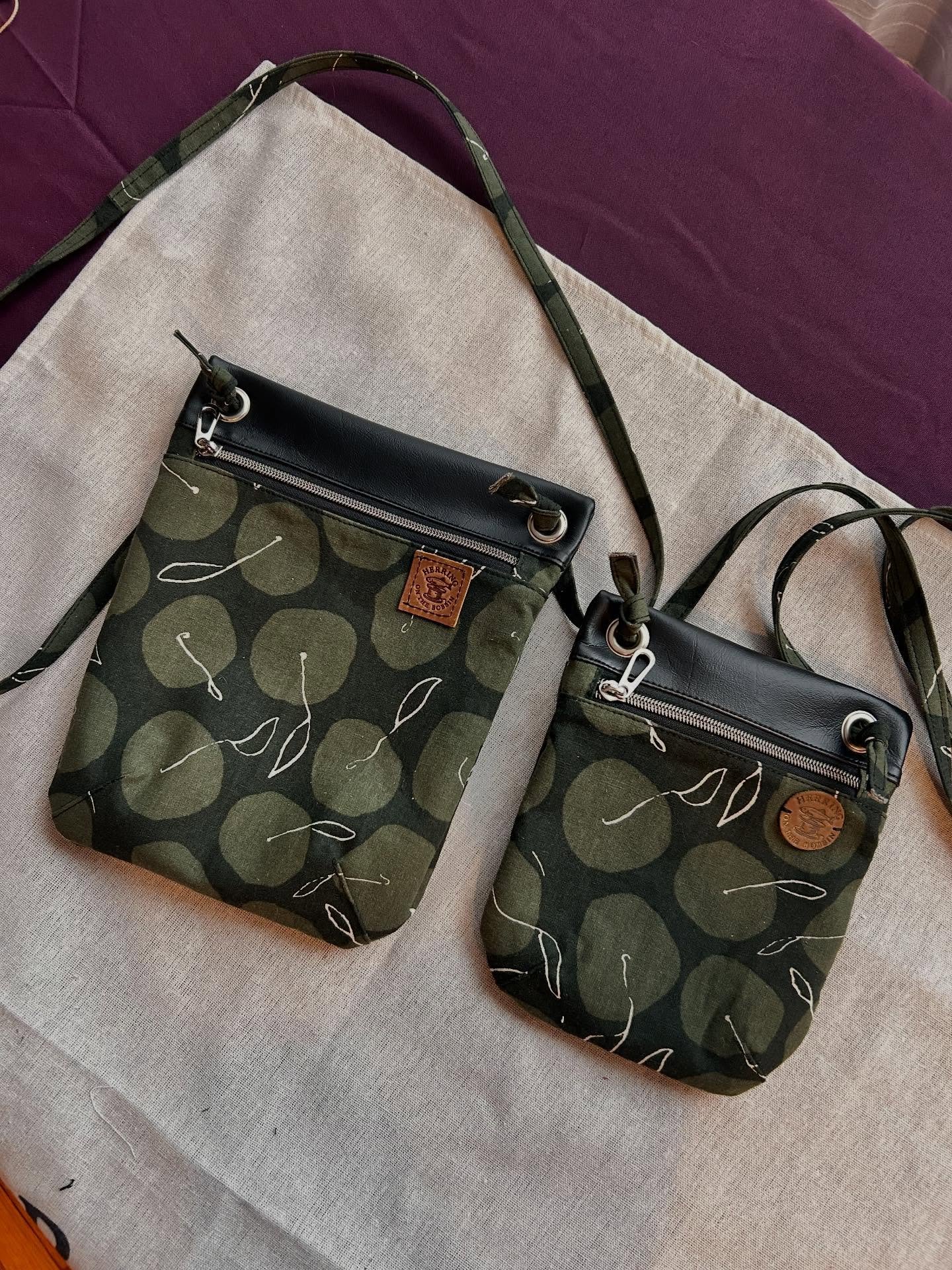 The forger bag by @noodlehead531 was a nice way to wrap up my sewing for the season. Looking forward to seeing everyone on Saturday at @maven.theory Big Holiday Market. 

#bag #sewing #sew #holidayshoping #noodlehead