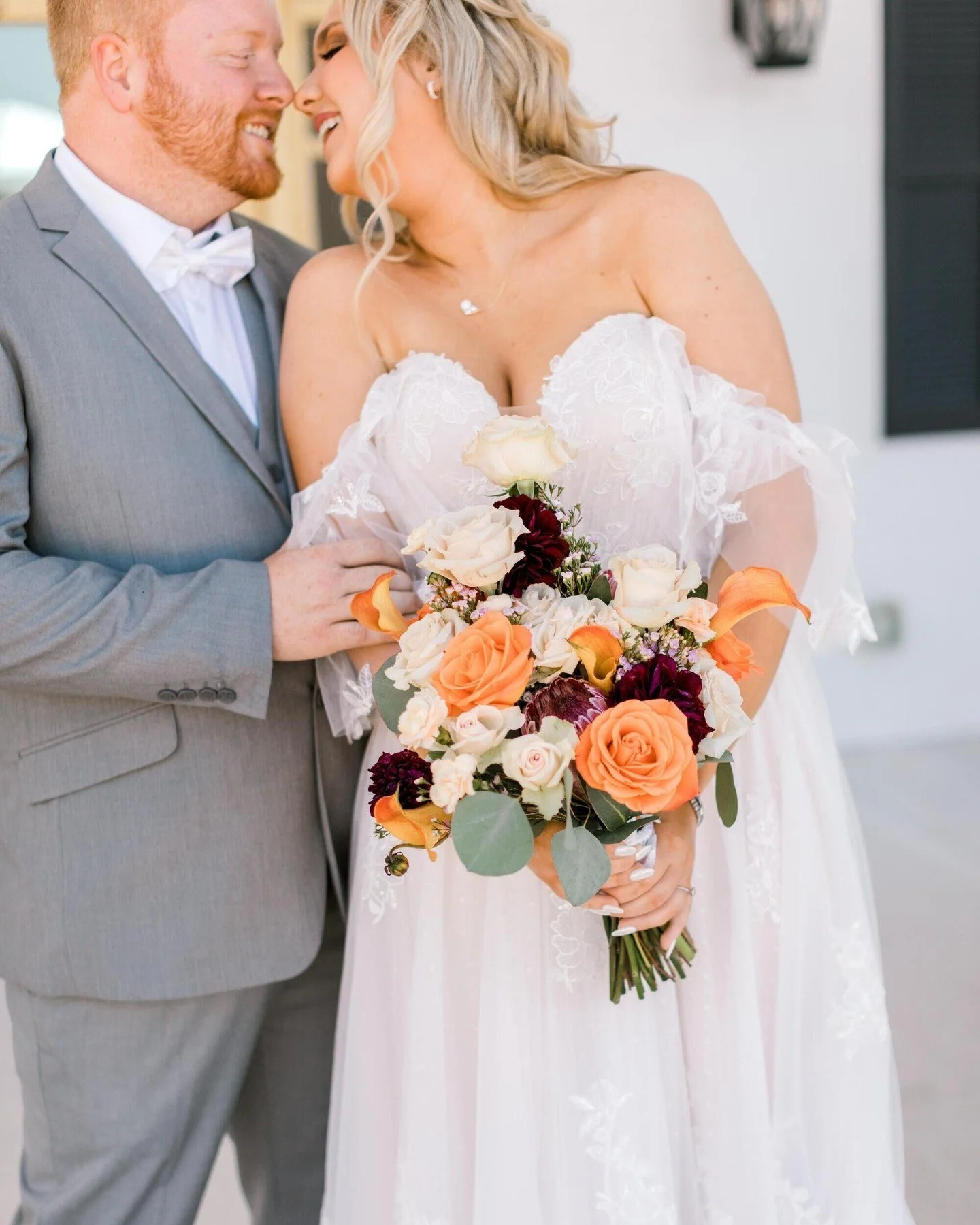 😍 🧡 💐 
.
.
.
.
📷: @completespringfield 
.
.
.
.
#instabridal #bridetobe #weddinginspiration #weddingdress #SouthernCharmEstate #weddings #weddingvenue #Springfield #SouthwestMissouri #MtVernon #Missouri #eventvenue #loveandweddings #weddingdesign