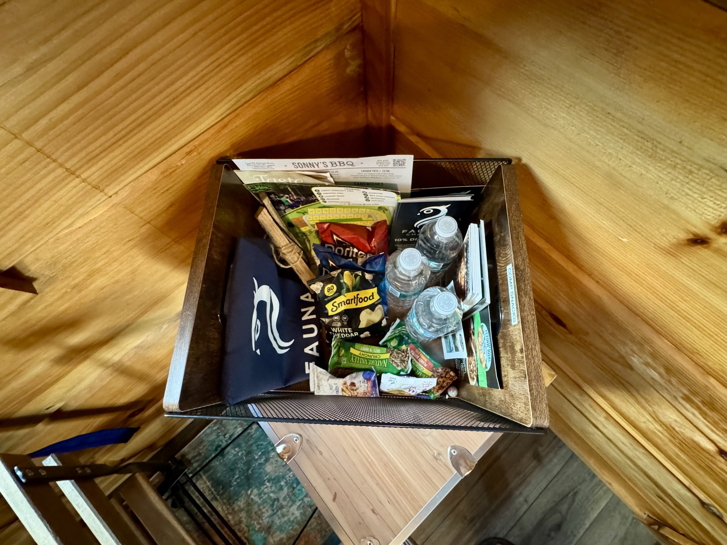 The House Welcome Box will provide you with snacks, water and helpful information and gifts to help you enjoy your stay.