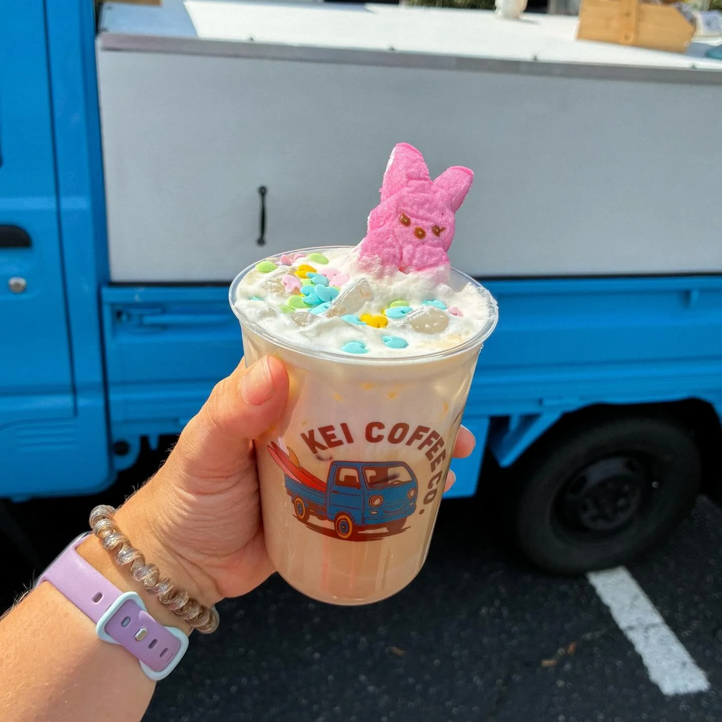 We&rsquo;ve got a Peeps Latte on special tonight for the @finfirst pop-up market at @nononutsicecream in NMB 🐣

Come shop local, soak up some sun, and treat yourself to something sweet! We&rsquo;ll be there 4&ndash;7, don&rsquo;t miss it!!

@dertbur