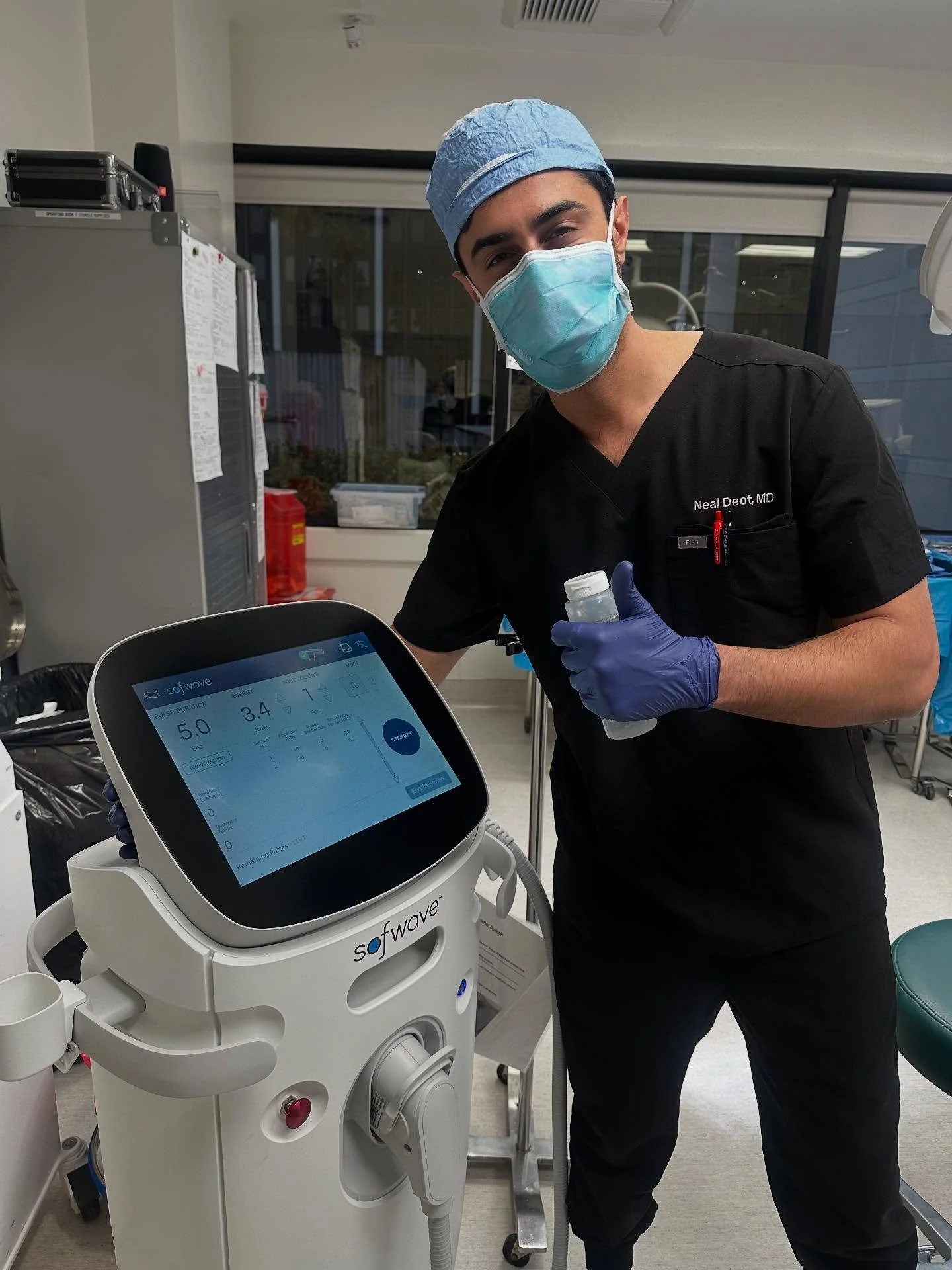 Advanced Skin Treatments 🌟&thinsp;
&thinsp;
Facial rejuvenation extends beyond the operating room. Advanced skin treatments like focused ultrasound, lasers, microneedling, and radiofrequency can all play a role in improving skin tone, texture, and e