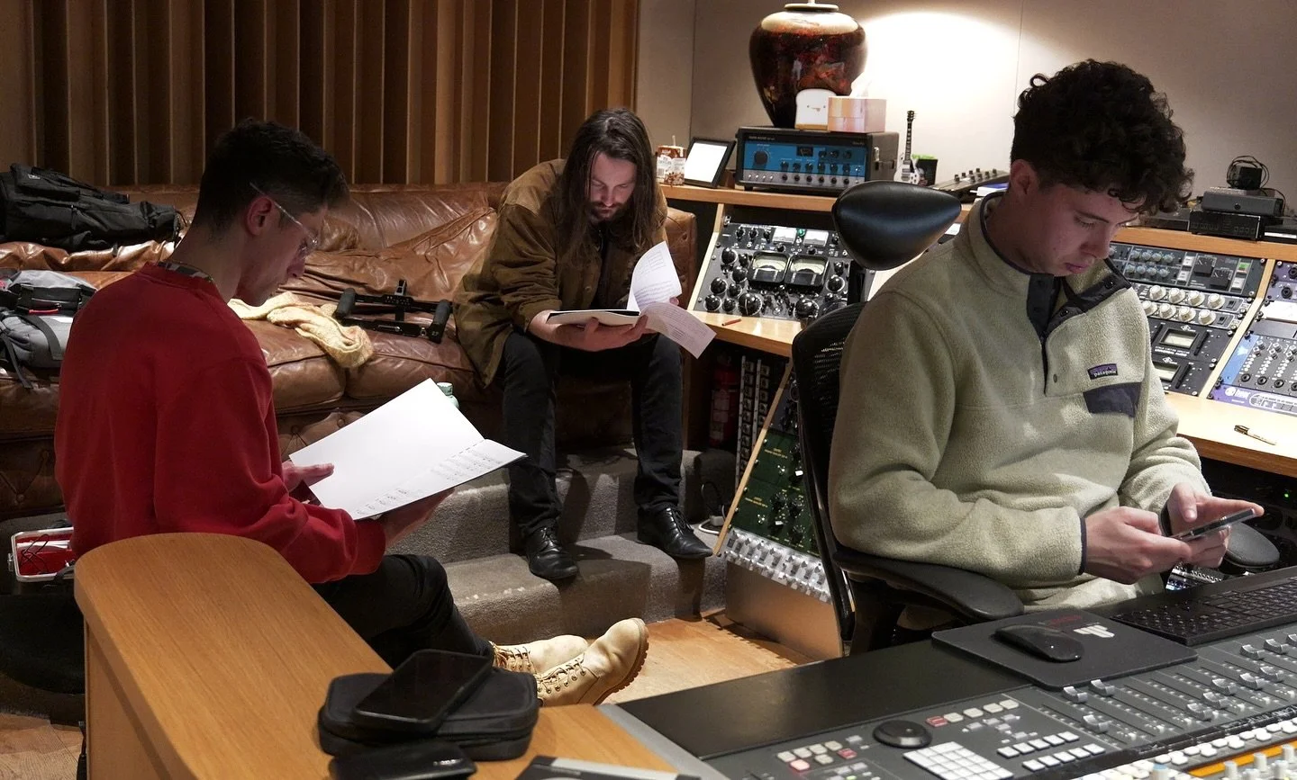 A really rewarding couple of months working with the @itshoneydrip crew on their latest release. Big thanks to @big.falz for bringing me onboard to assist with the string arrangement and to the @delvinian.string.quartet for bringing it to life!

Go l