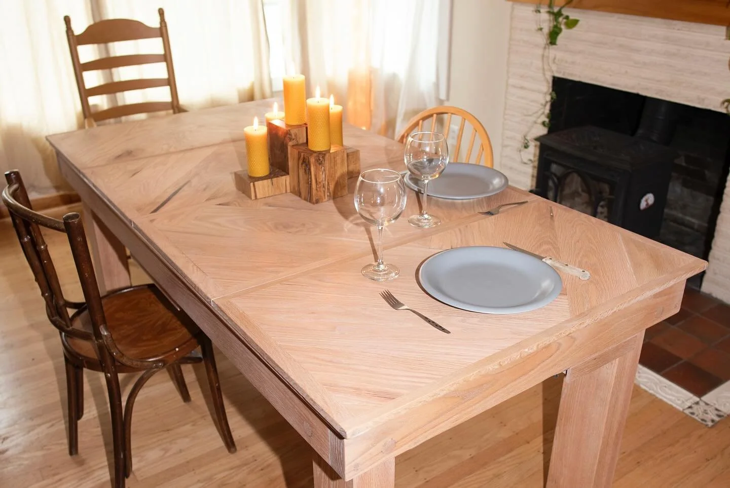 Latest table in white oak 🥰 for Dining and Gaming. 

Custom orders available at tinyshedpdx.com

Link in Bio
Candles by @portlandbeeswaxcandlecompany 
Photos by @hank_is_crank 
.
.
.
.
#wood #woodworker #woodworkersofinstagram #smallbusiness #furnit