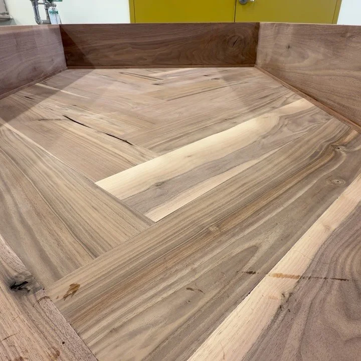 The fun part 🌳💦❤️🫠
.
.
.
.
#woodworking #customfurniture #gamingtable #dndtable