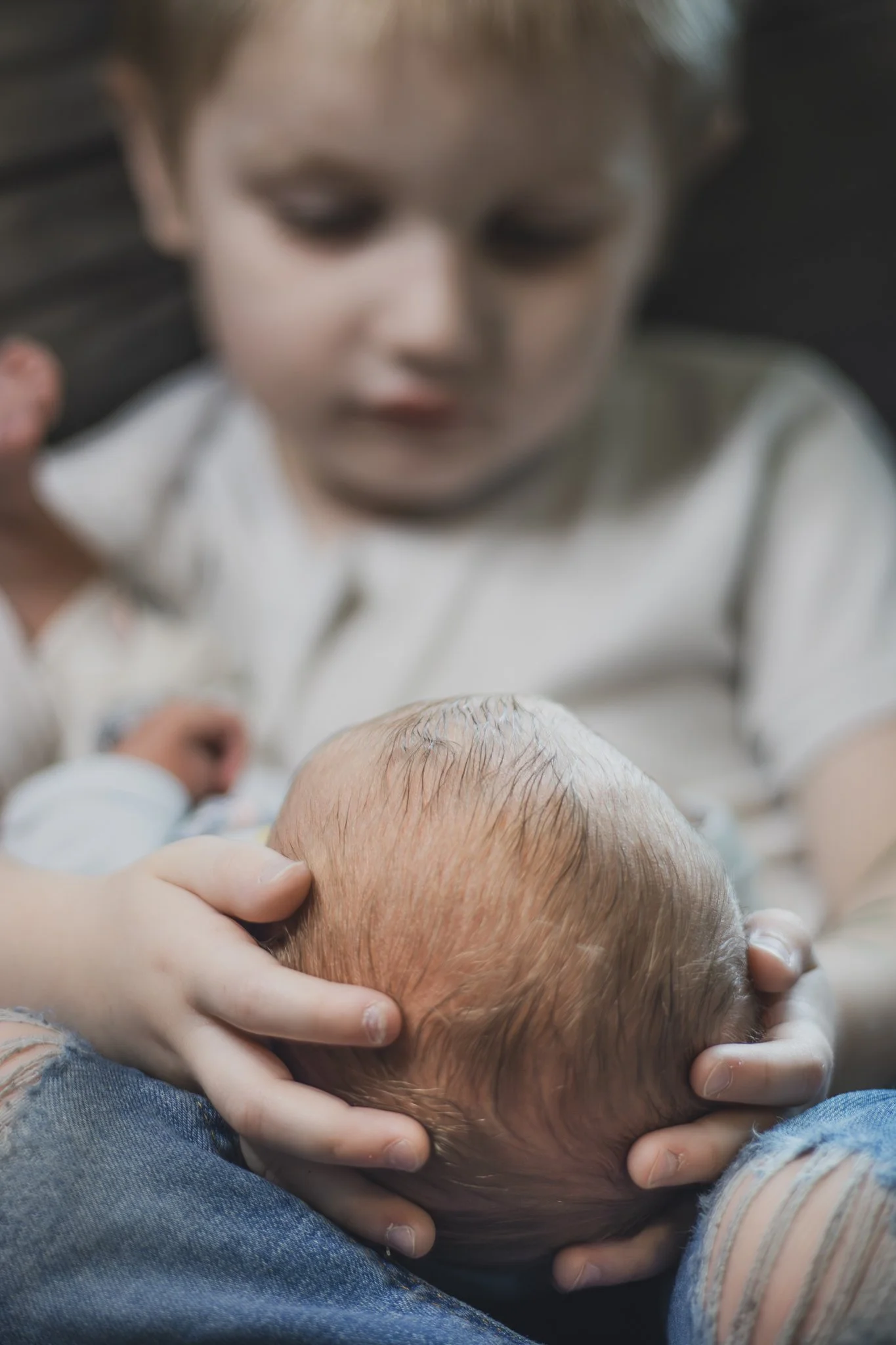 Salem, Oregon in-home newborn lifestyle photography, details, heartwarming, Photographer near me.