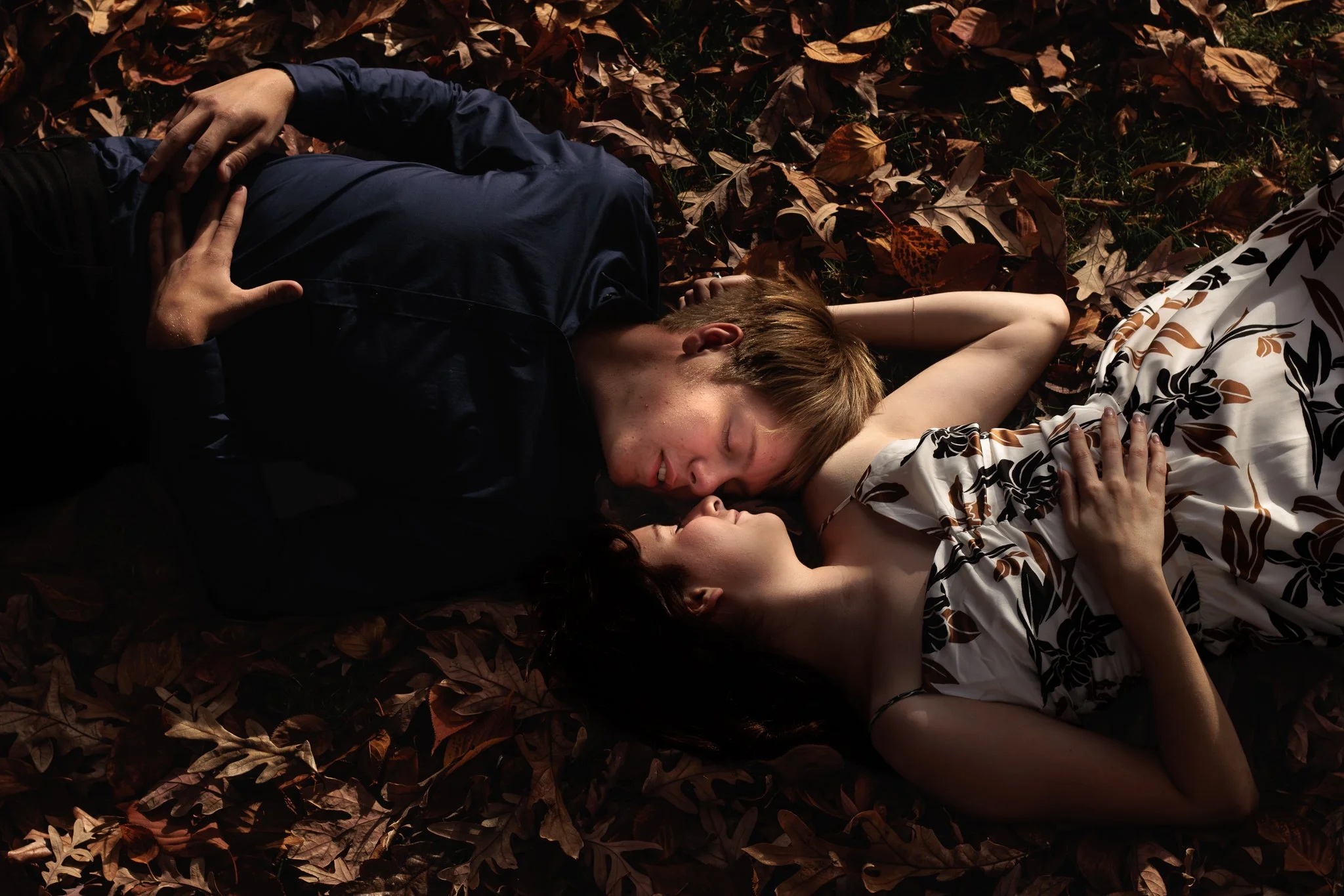 Salem, Oregon couples engagement photography, romantic, close-up, details, fall autumn, Photographer near me.