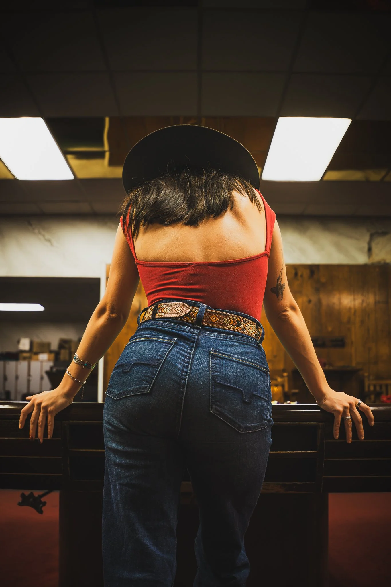 Salem-Portrait-Photographer-PoolTables-CueBall-11.jpg