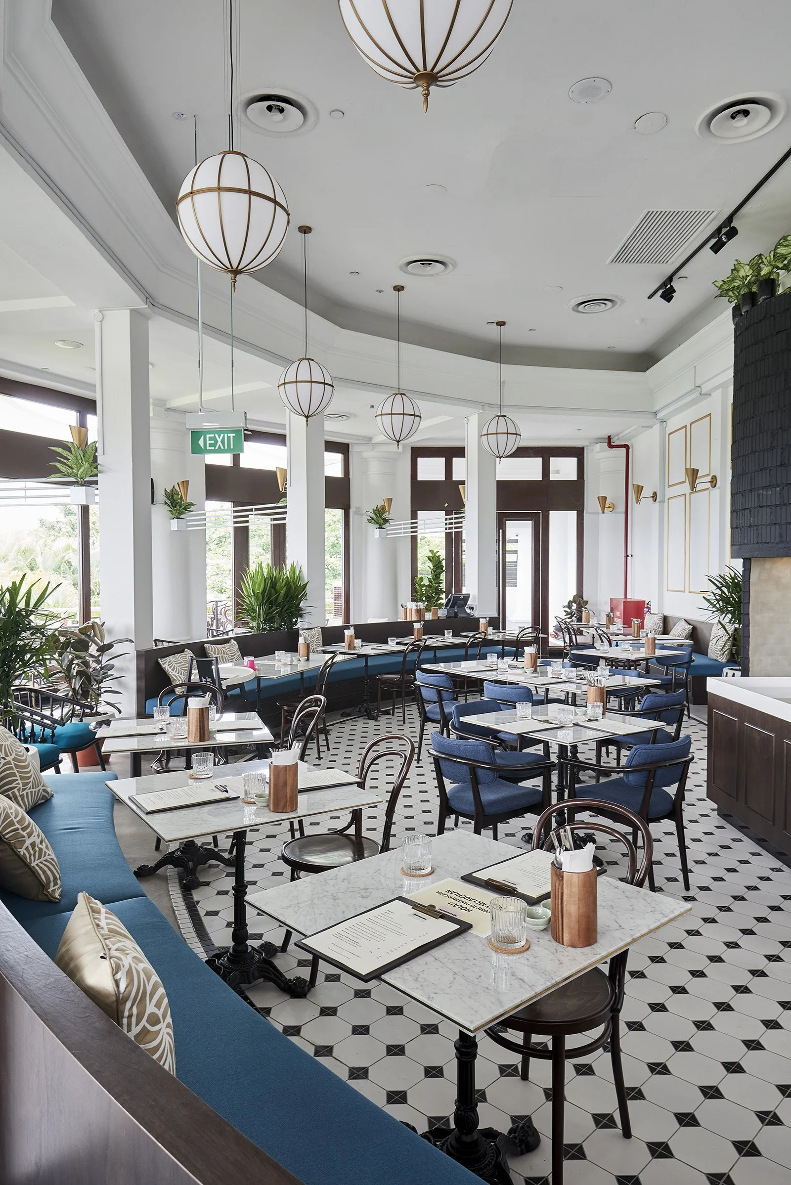 restaurant interior design.jpg