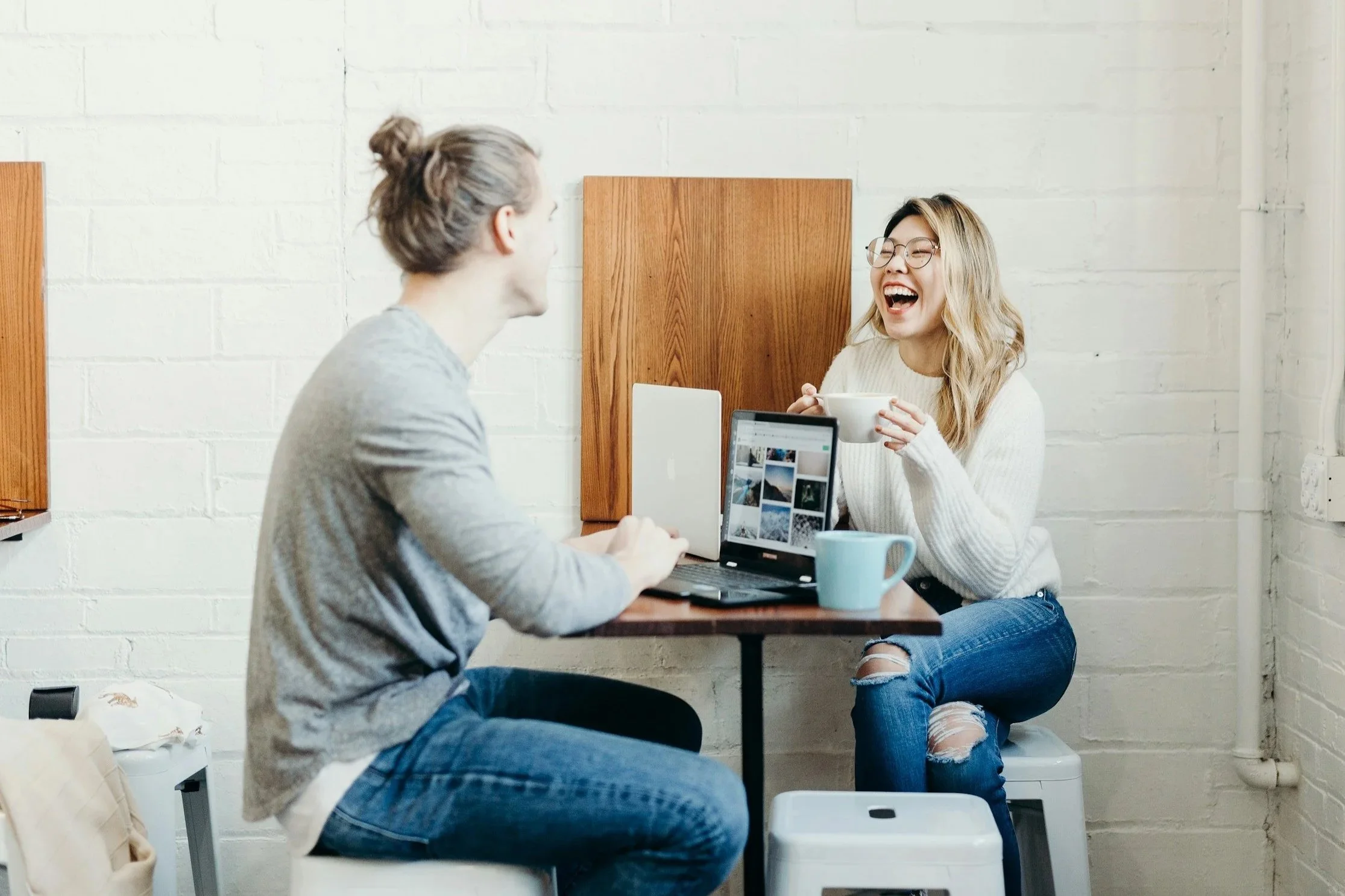 Team leader mentoring conversation in progress