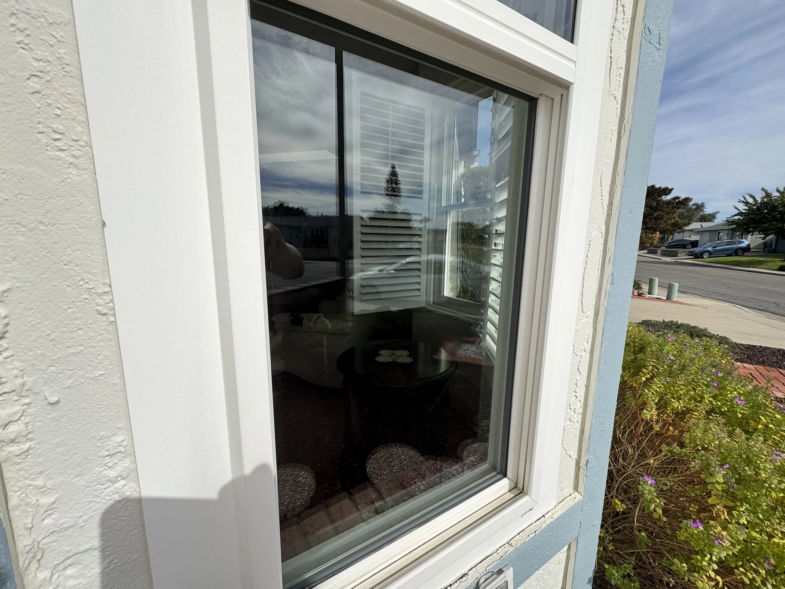 Pro Wash - Up to 16-24 Windows (Glass & Frames)