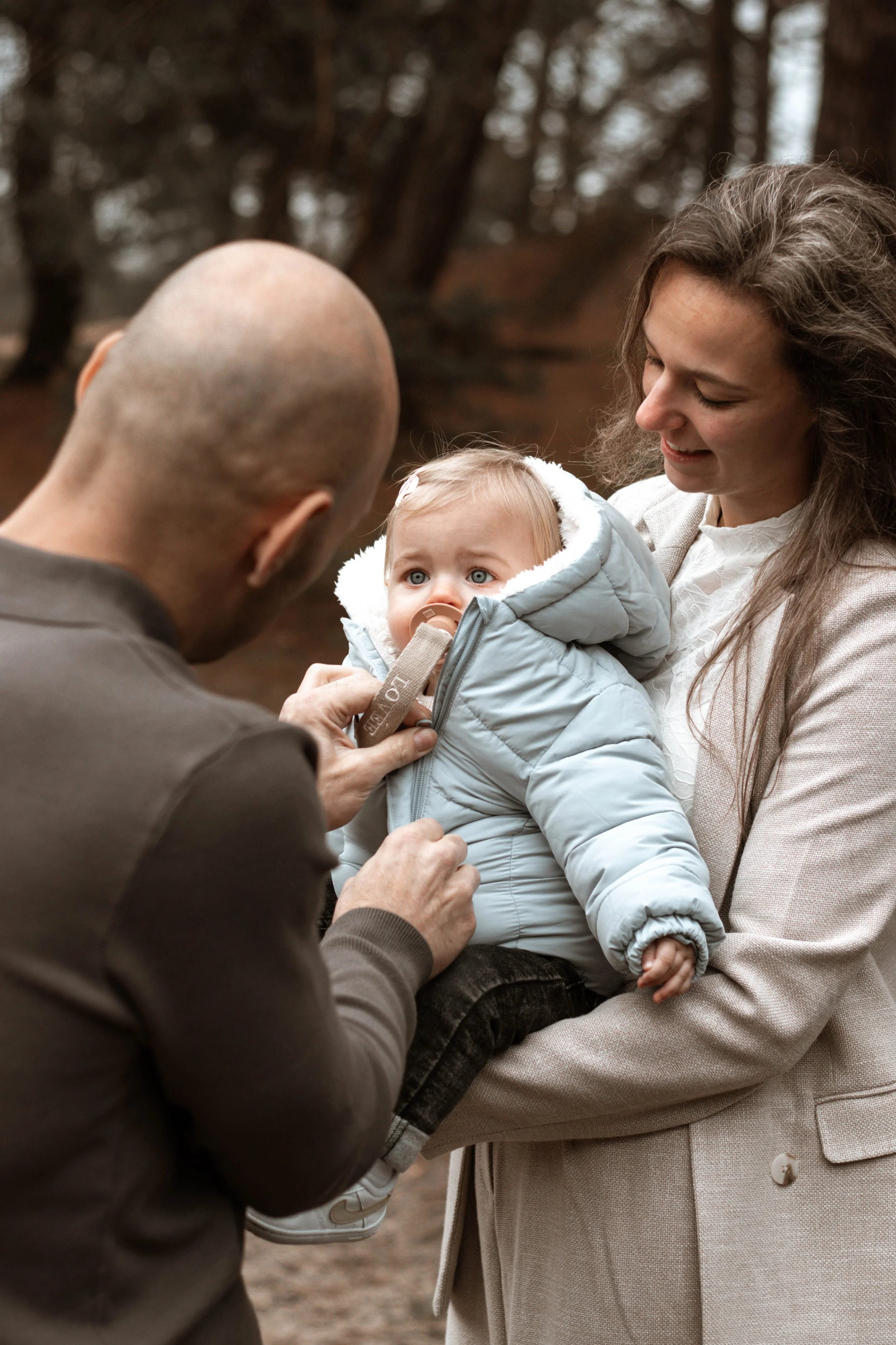 normale activiteiten tijdens fotoshoot - lekker warm jasje terug aan