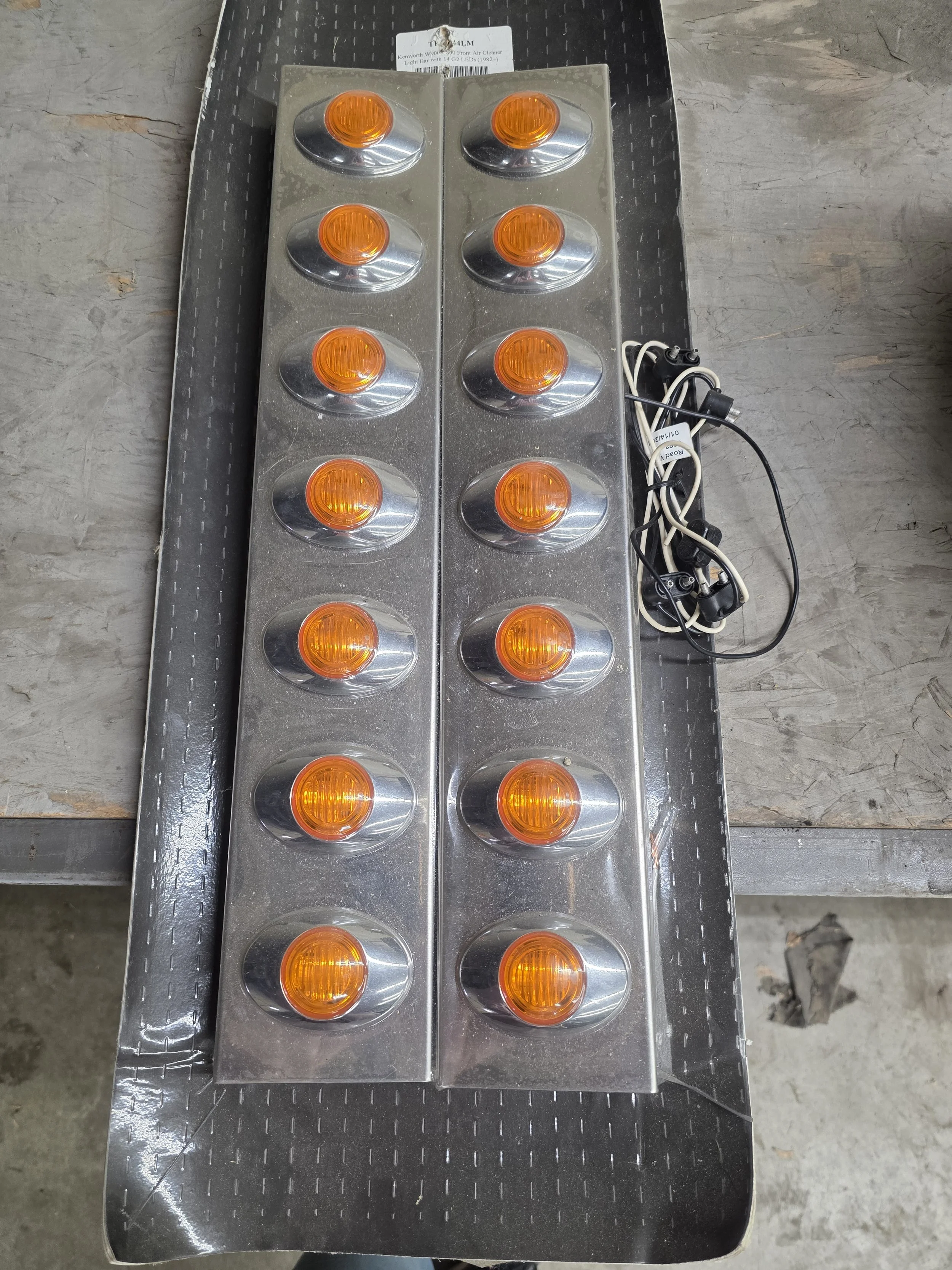 Kenworth W900 T800 Front Air Cleaner Light Bar with 14 G2 LEDs #TK-1844LM