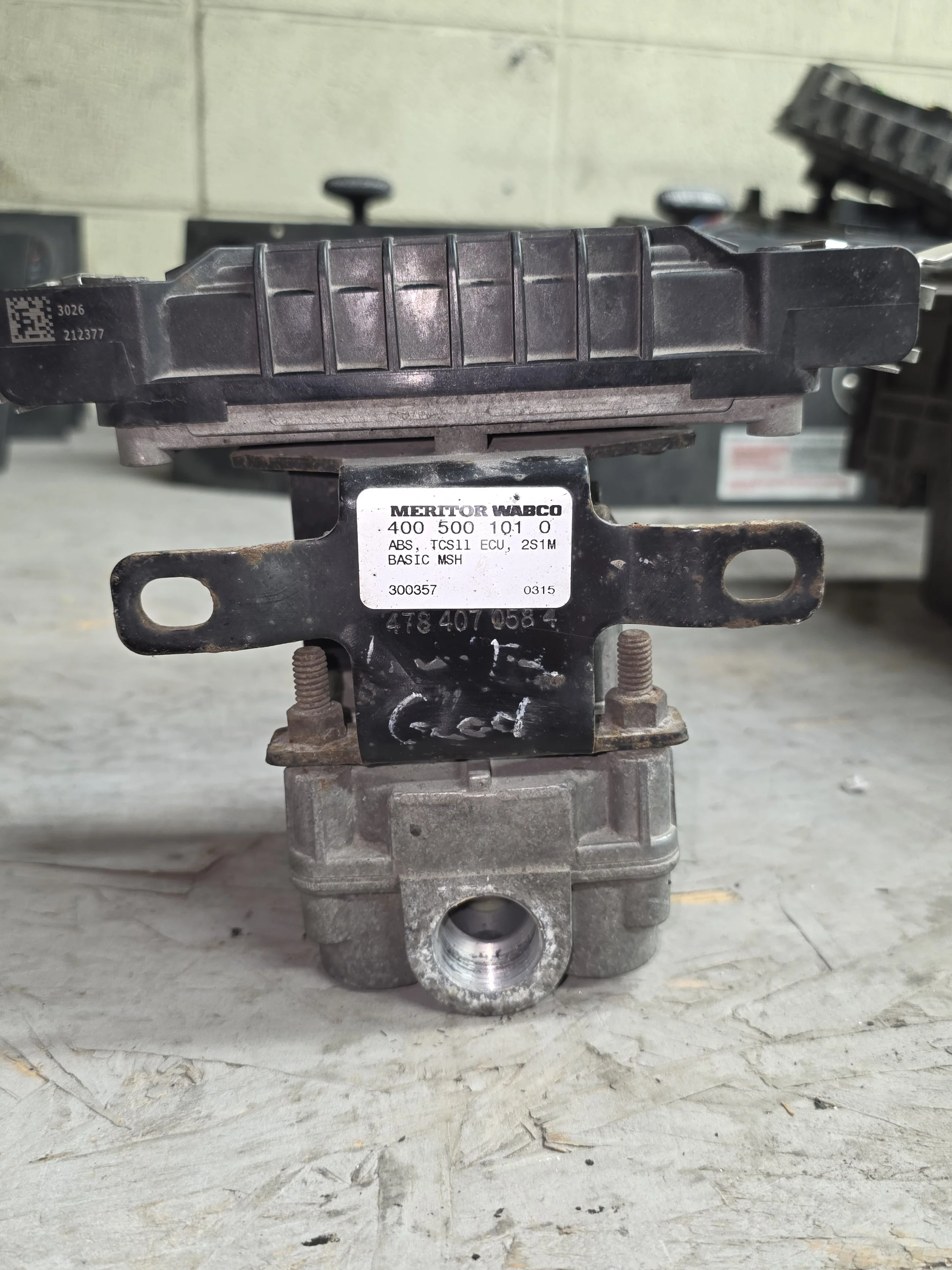 Wabco Meritor ABS ECU Relay Modulator Valve 400-500-101-0