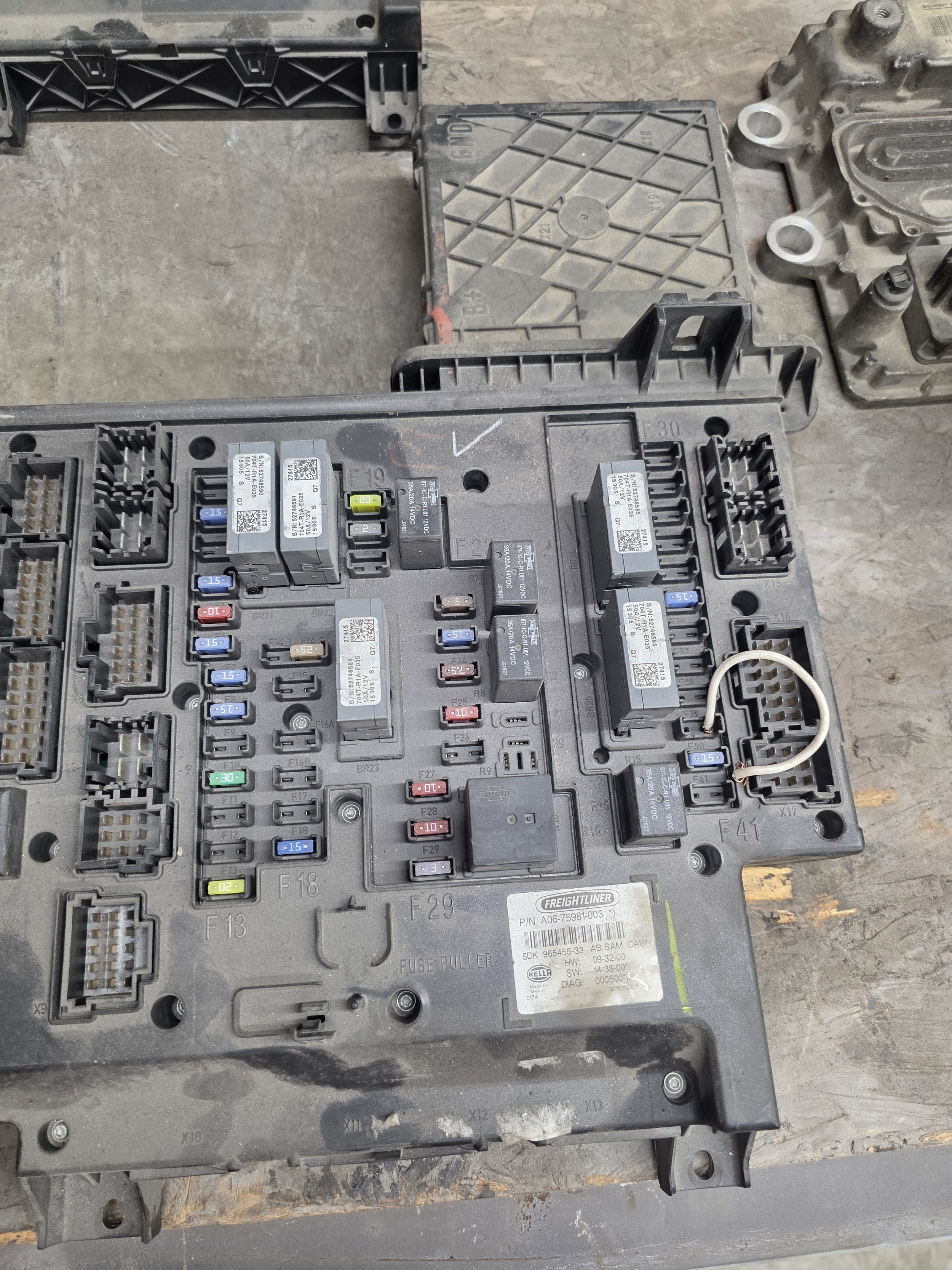 Freightliner Cascadia AB SAM Chassis Module #A06-75981-003