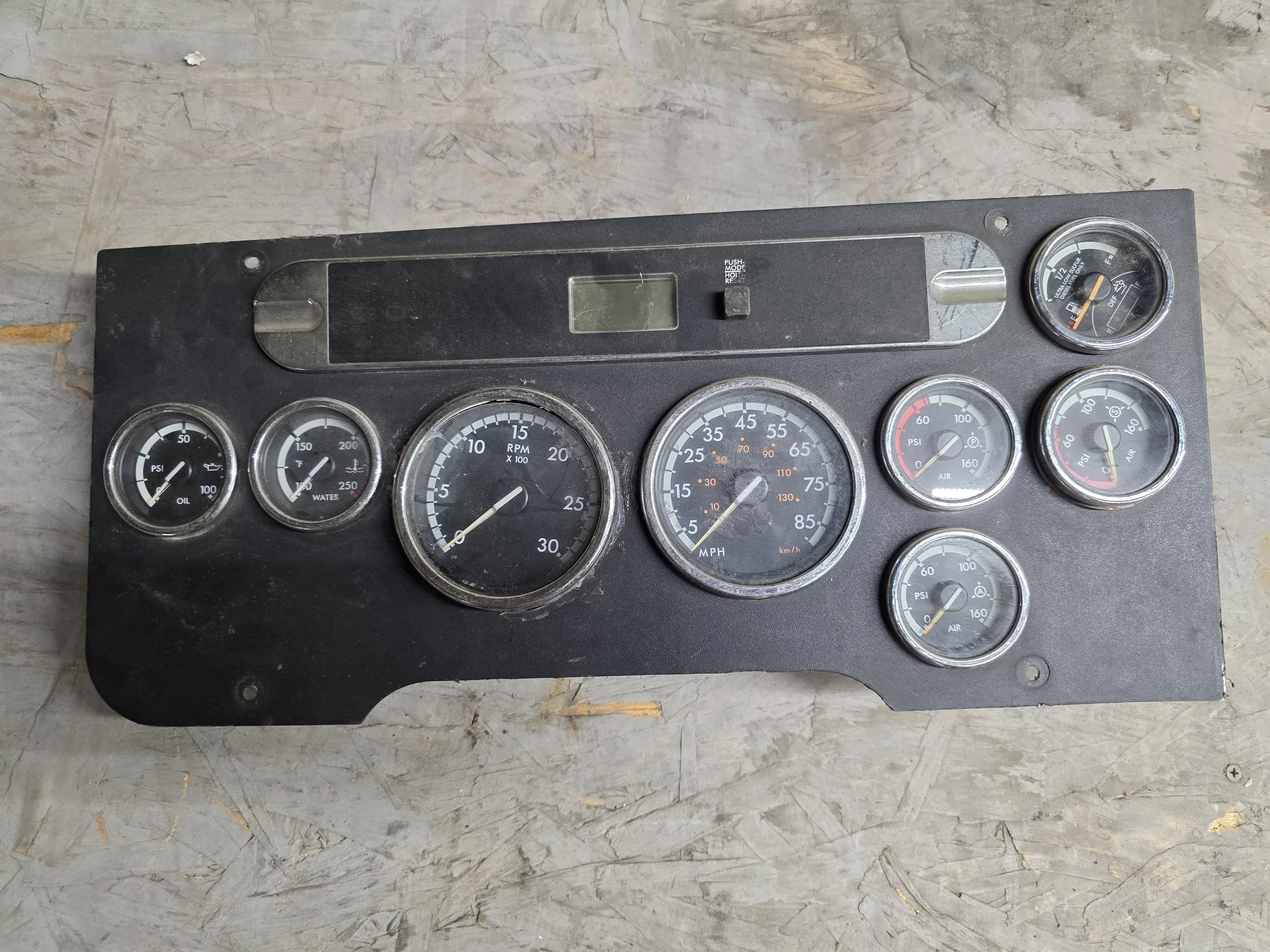 Freightliner Cascadia Dash Cluster Interface Module #A22-71034-143