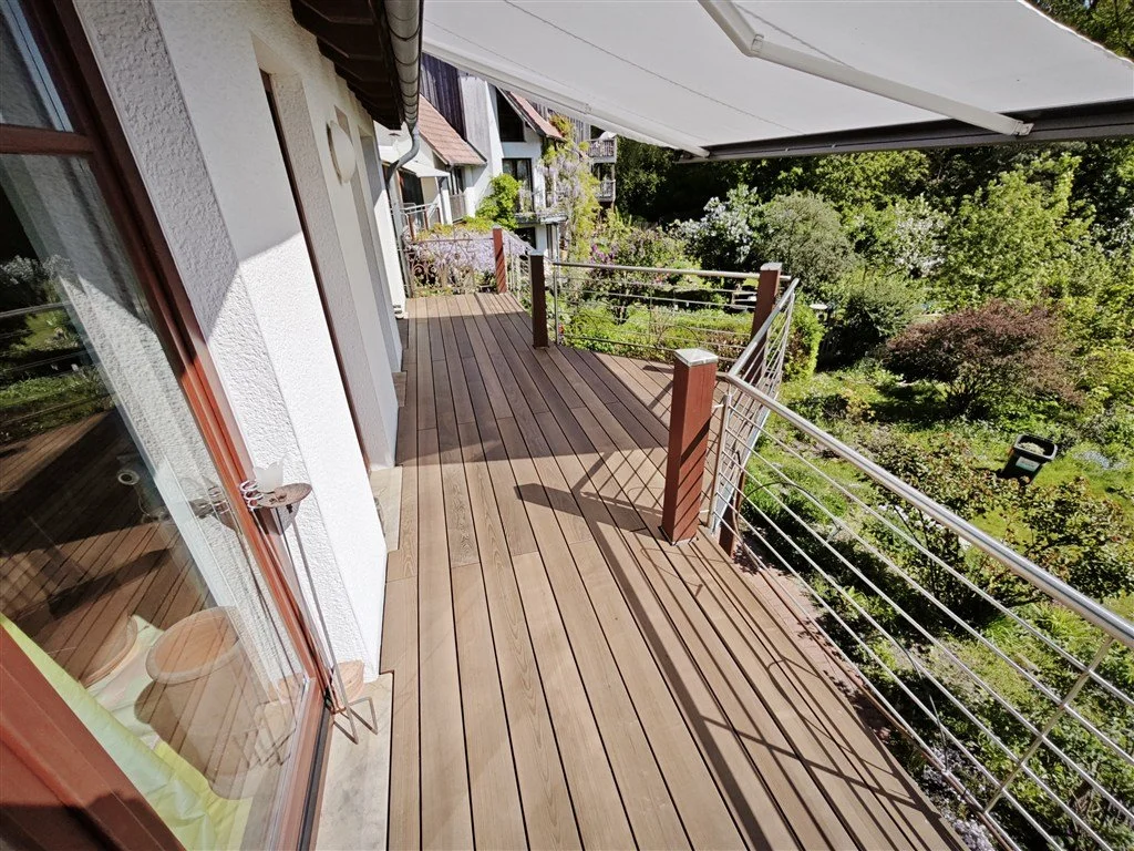 Fertige Balkonterrasse Thermo-Esche edle Holzoptik Bielefeld