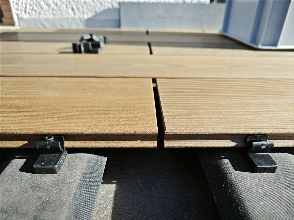 Verlegung Thermo-Esche Dielen Clip-System unsichtbare Befestigung